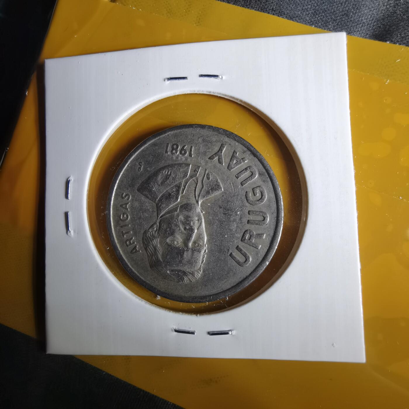 沼泽如烟--第1057场 乌拉圭1981年10比索