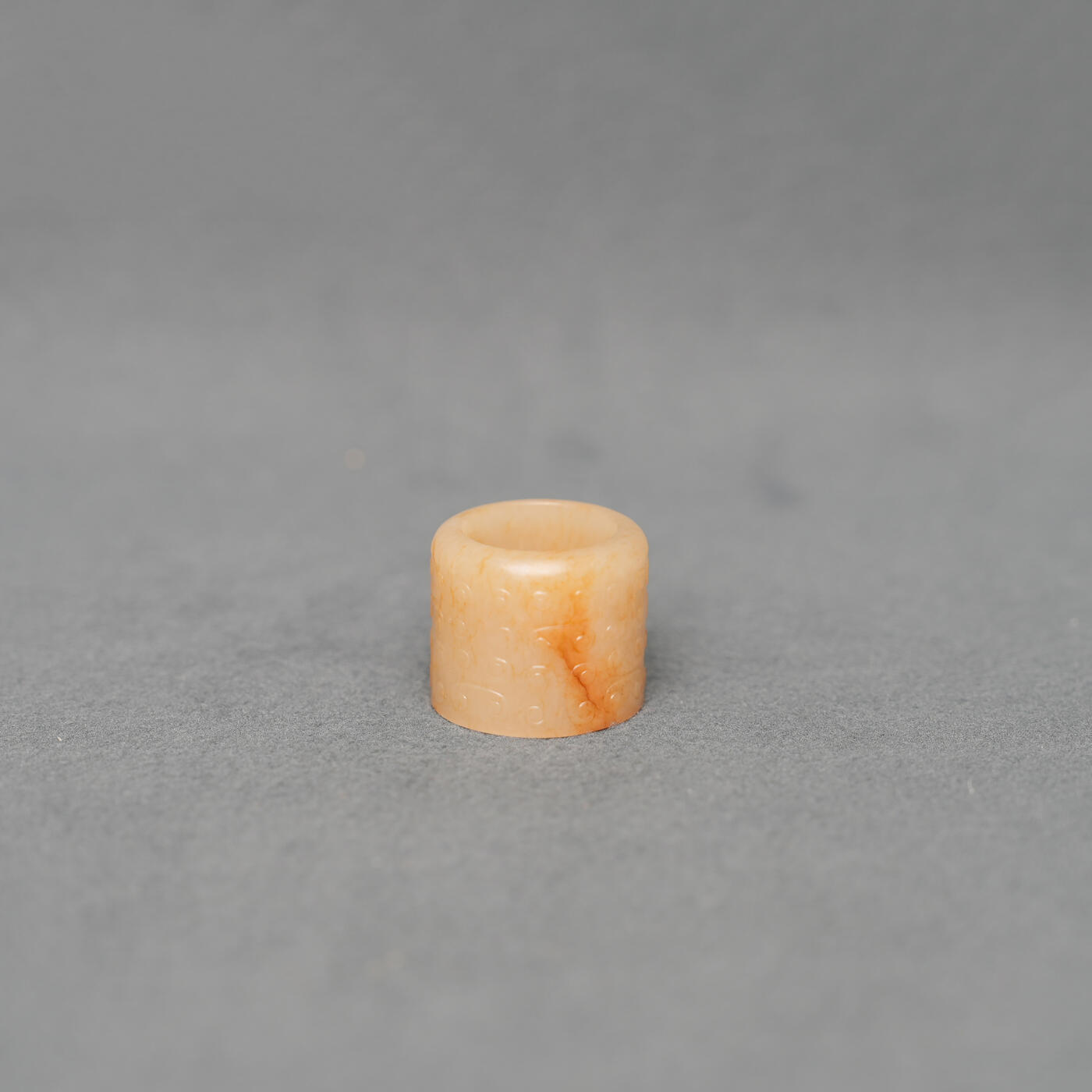 碧月说宝.韫玉流光-南京文物公司明清玉器专场（一） 沁玉勾连纹扳指