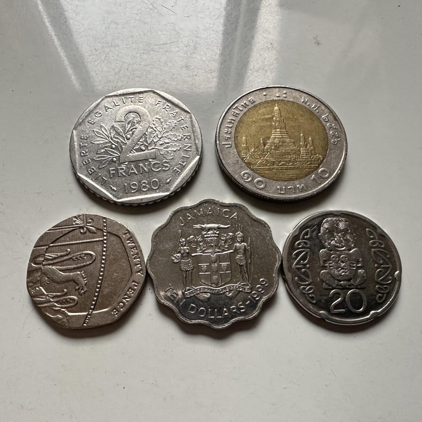 🌹外币初藏🌹🐯2026年第42场   每周二四六晚8️⃣点  散币一组5枚