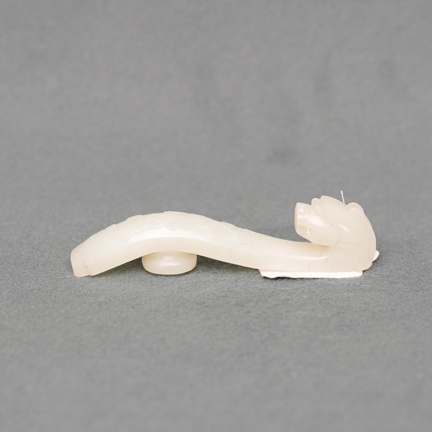 碧月说宝.韫玉流光-南京文物公司明清玉器专场（一） 玉刻花纹龙勾