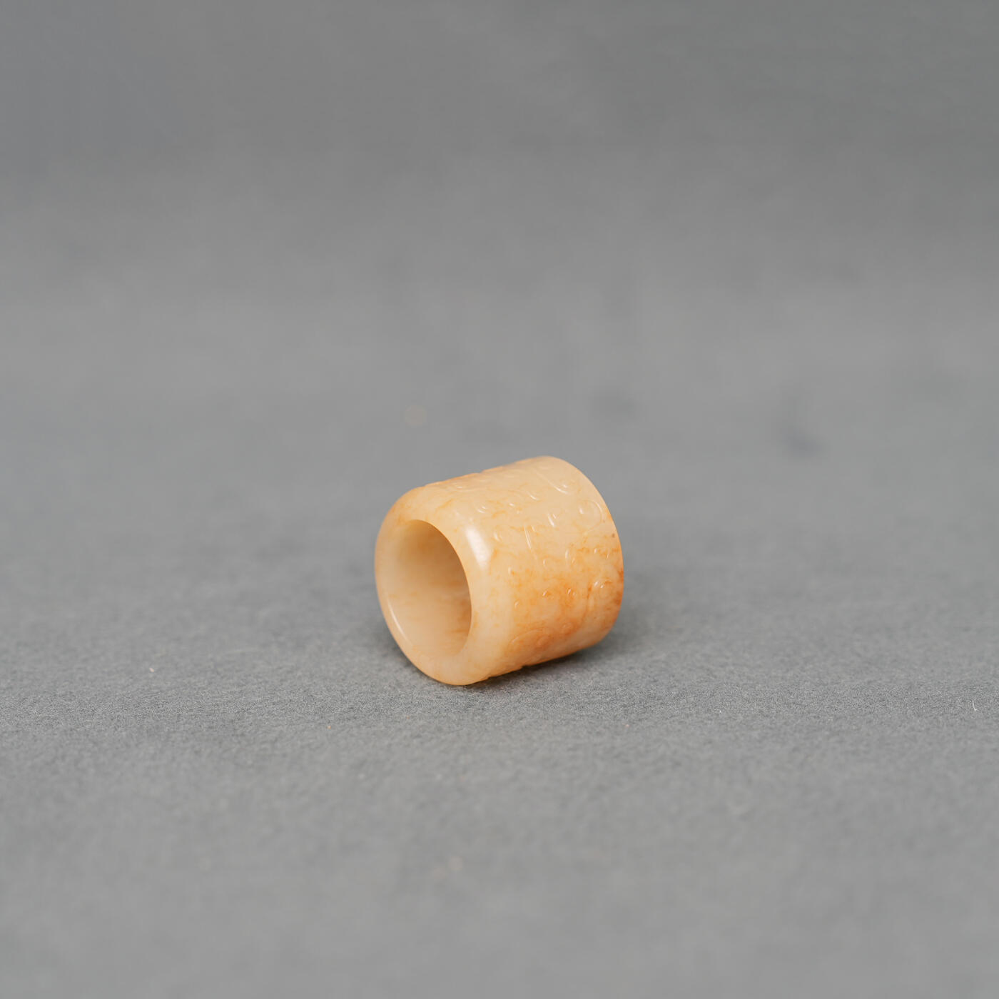 碧月说宝.韫玉流光-南京文物公司明清玉器专场（一） 沁玉勾连纹扳指