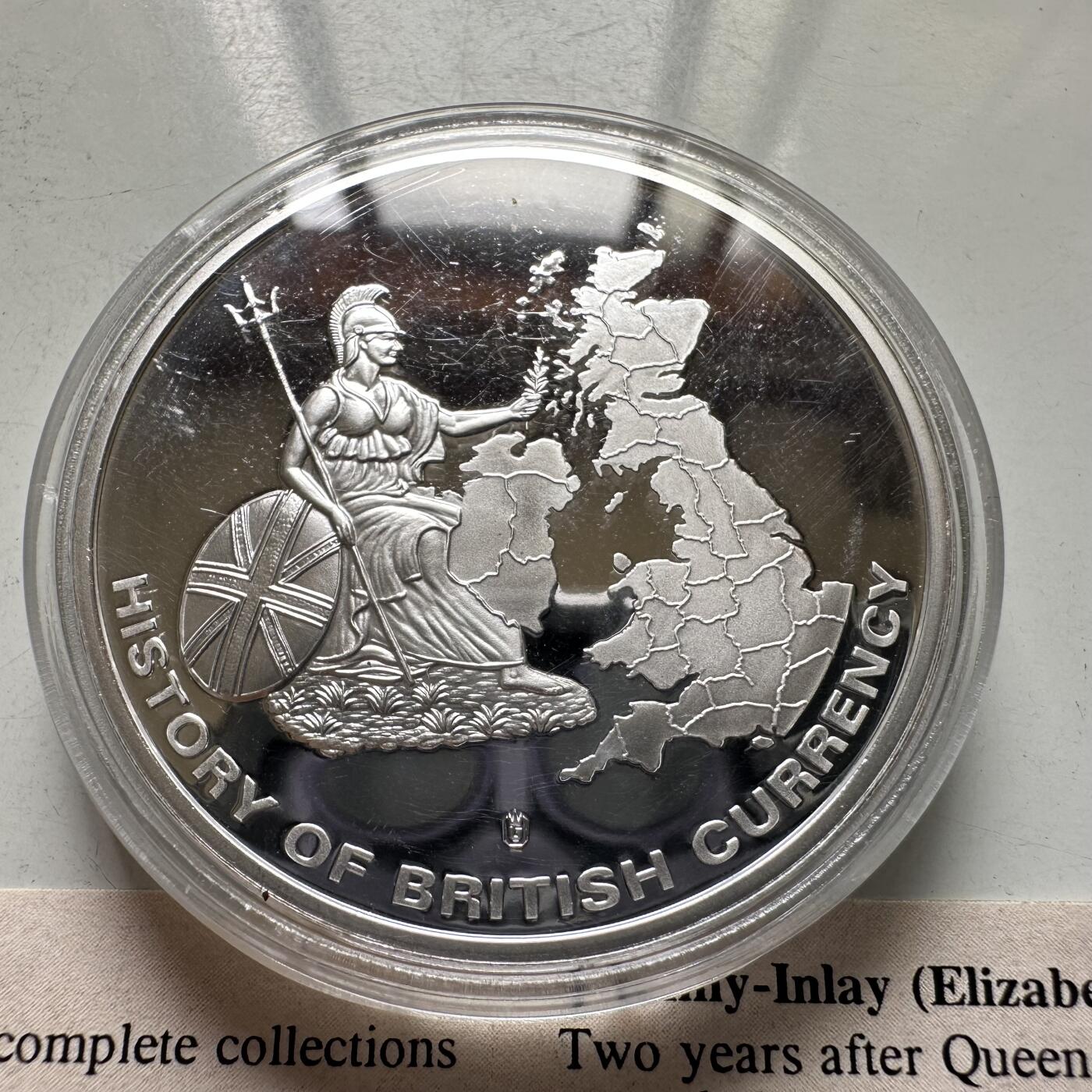 🌹外币初藏🌹🐯2026年第43场   每周二四六晚8️⃣点  世界硬币 英国 2005年 不列颠女神与1便士镶嵌纪念章（镀银镀金版 40mm）带证书