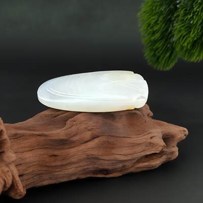 碧月说宝.君子怀瑾·当代和田玉清风专场(九) 洒金皮籽料羊脂白玉一鸣惊人挂件