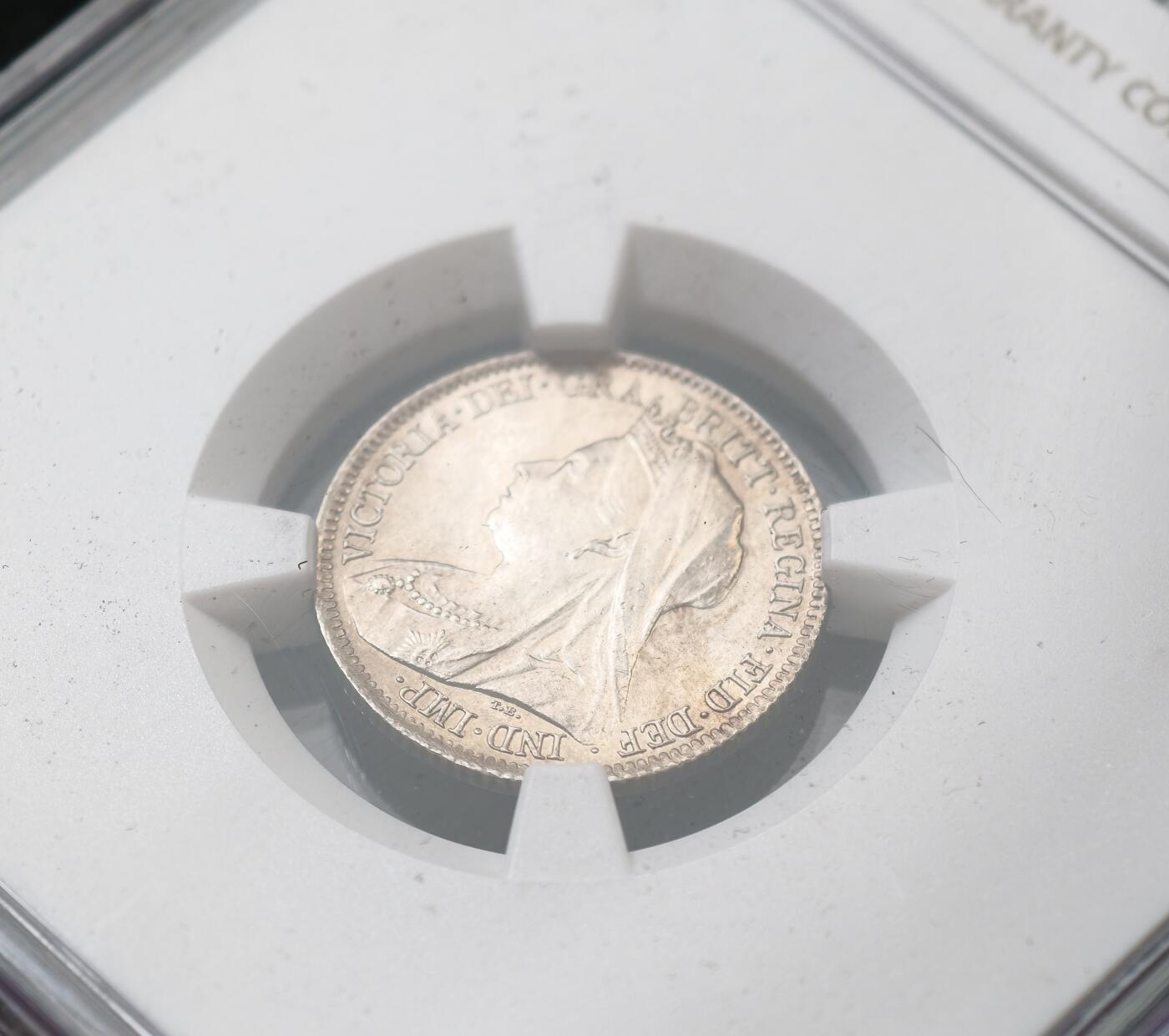 甄臻铺-世界币章拍卖（第60期），甄品场拍品征集中，送拍享返佣金等优惠多多