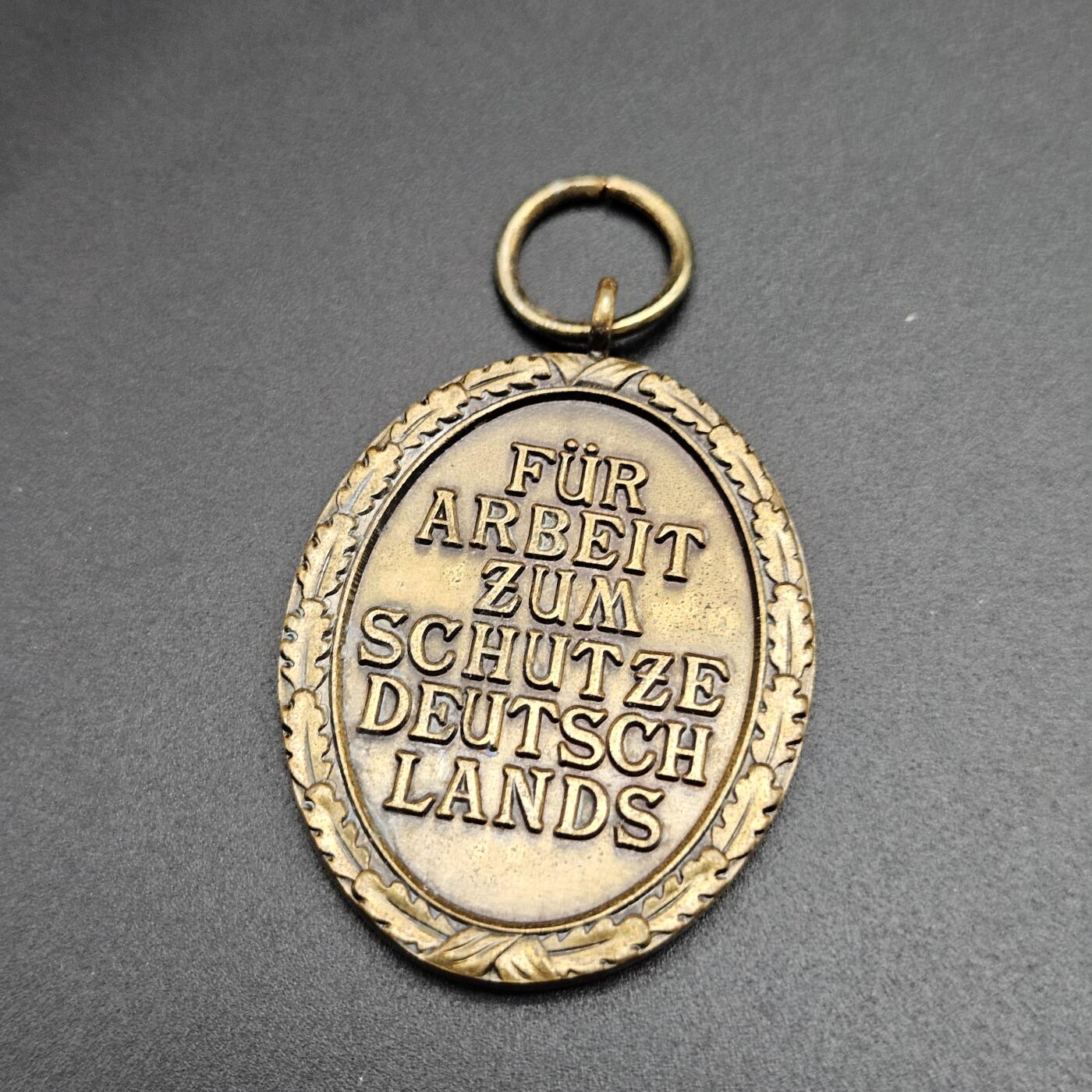 0元起拍勋章 第347期 咸鱼国勋章拍卖专场 4月19日（周日）下午6：00开始 影剧版德三奖章