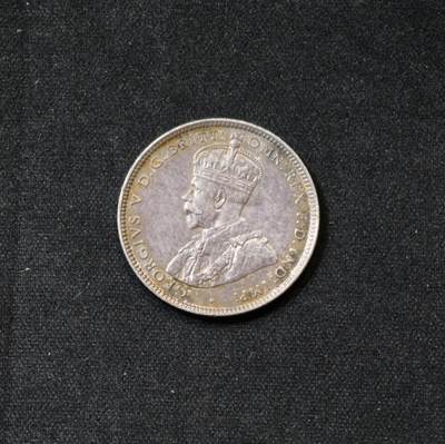 甄臻铺-世界币章拍卖（第60期），甄品场拍品征集中，送拍享返佣金等优惠多多 英属澳大利亚 1917年M 1先令 乔治五丗 银币 近未流通品转光尚佳，紫罗兰彩包浆，由丗界大战时期澳大利亚本土墨尔本（M）廠自行制造