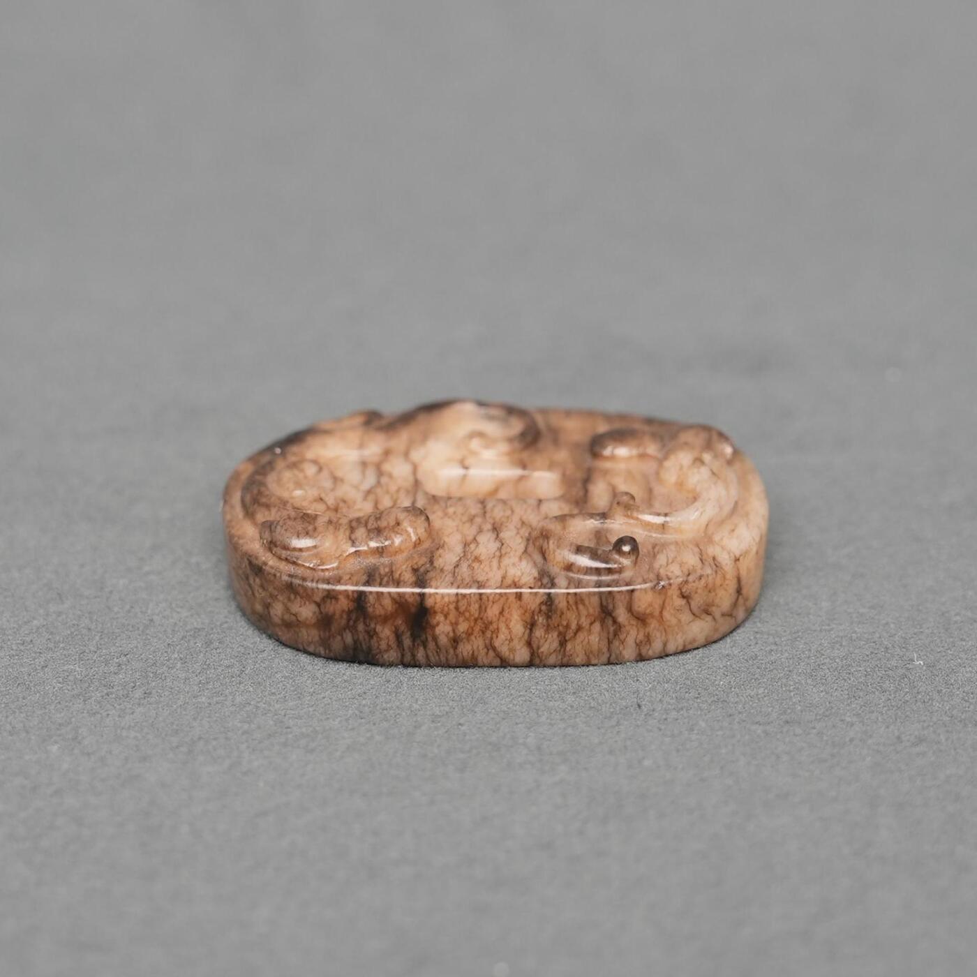  碧月说宝.韫玉流光-南京文物公司明清玉器专场（二） 沁玉螭龙璧