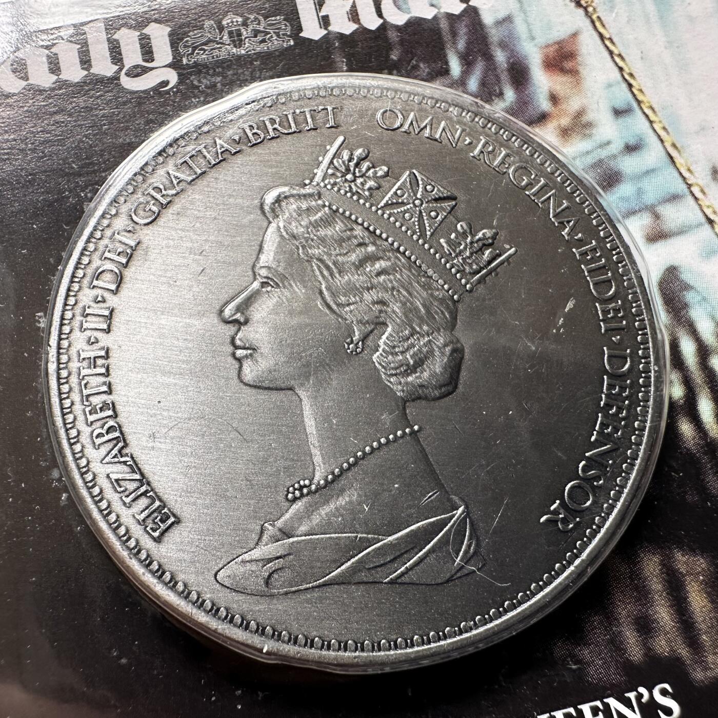 🌹外币初藏🌹🐯2026年第43场   每周二四六晚8️⃣点  世界硬币 英国 每日邮报 2015年 伊丽莎白二世加冕复刻克朗型纪念章