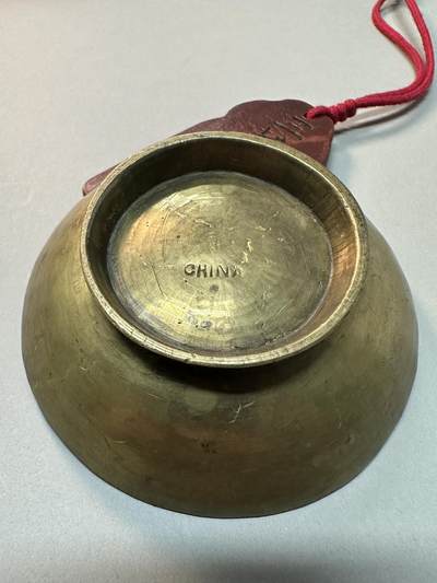 清-民国-建国｜老铜器专场.伍 晚清民国老黄铜手工錾刻人物纹碗