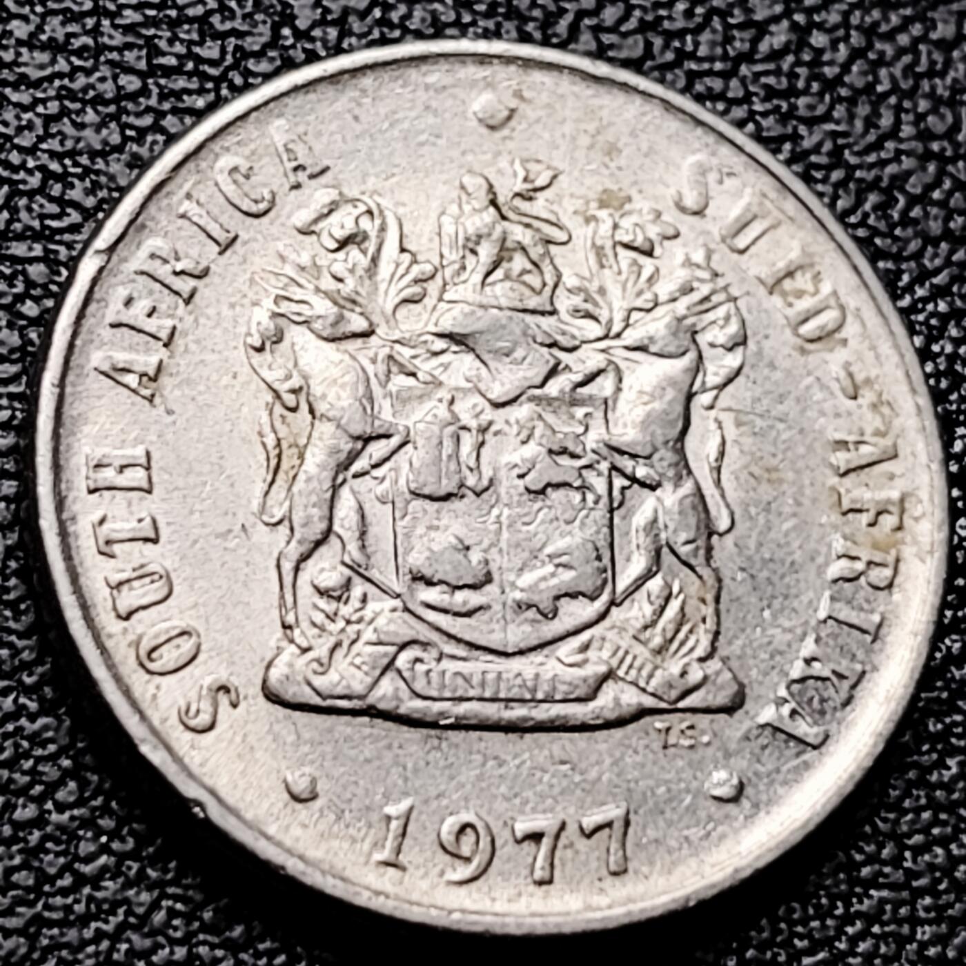 泉币菌-第227场-拍品多 请提前出价 珊瑚芦荟  南非1977年10分镍制硬币 20.7毫米 4.0克