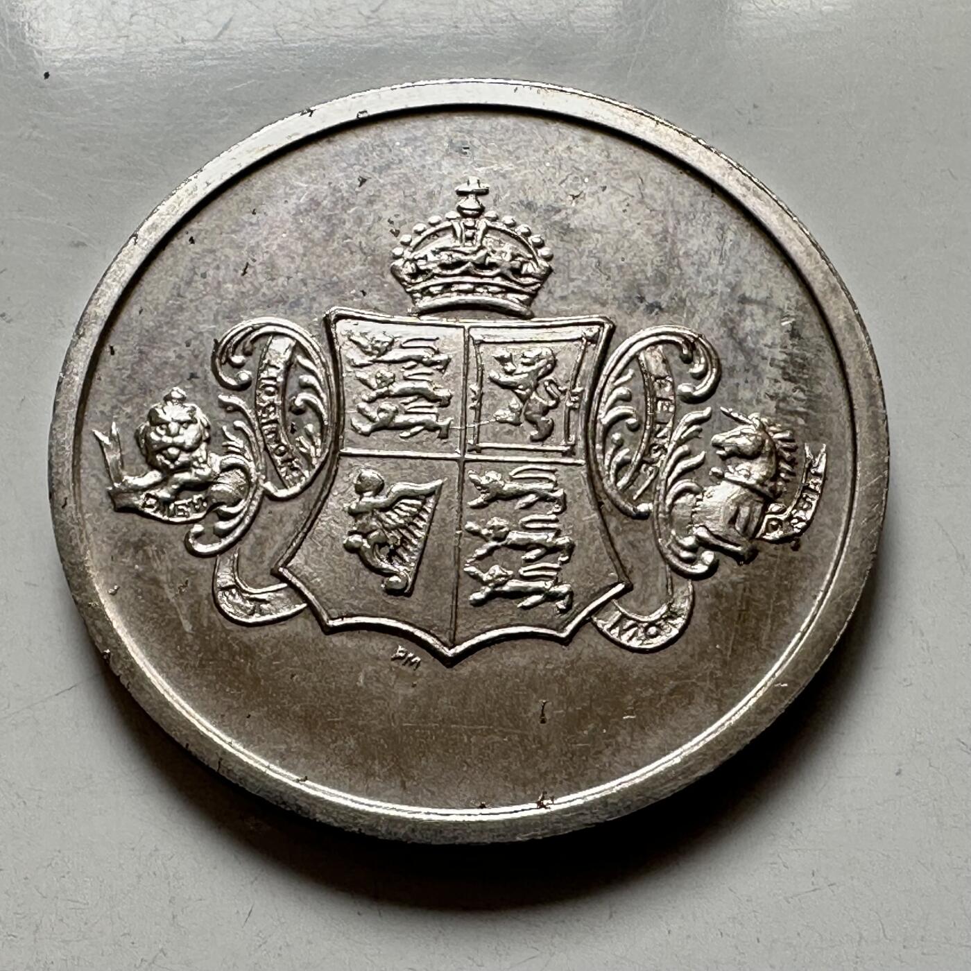 🌹外币初藏🌹🐯2026年第43场   每周二四六晚8️⃣点  世界硬币 英国 1992年 伊丽莎白二世 登基40周年 纪念章 27.2毫米