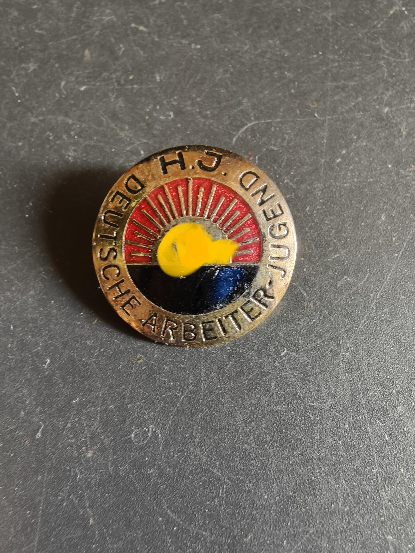 老王徽章第192期 德三小胡子青年团“德国工人青年”分支组织成员证章