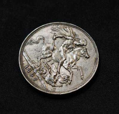 甄臻铺-世界币章拍卖（第60期），甄品场拍品征集中，送拍享返佣金等优惠多多 英国披纱马剑 au品相 原状态 可送评级的一枚 出分轻松升值