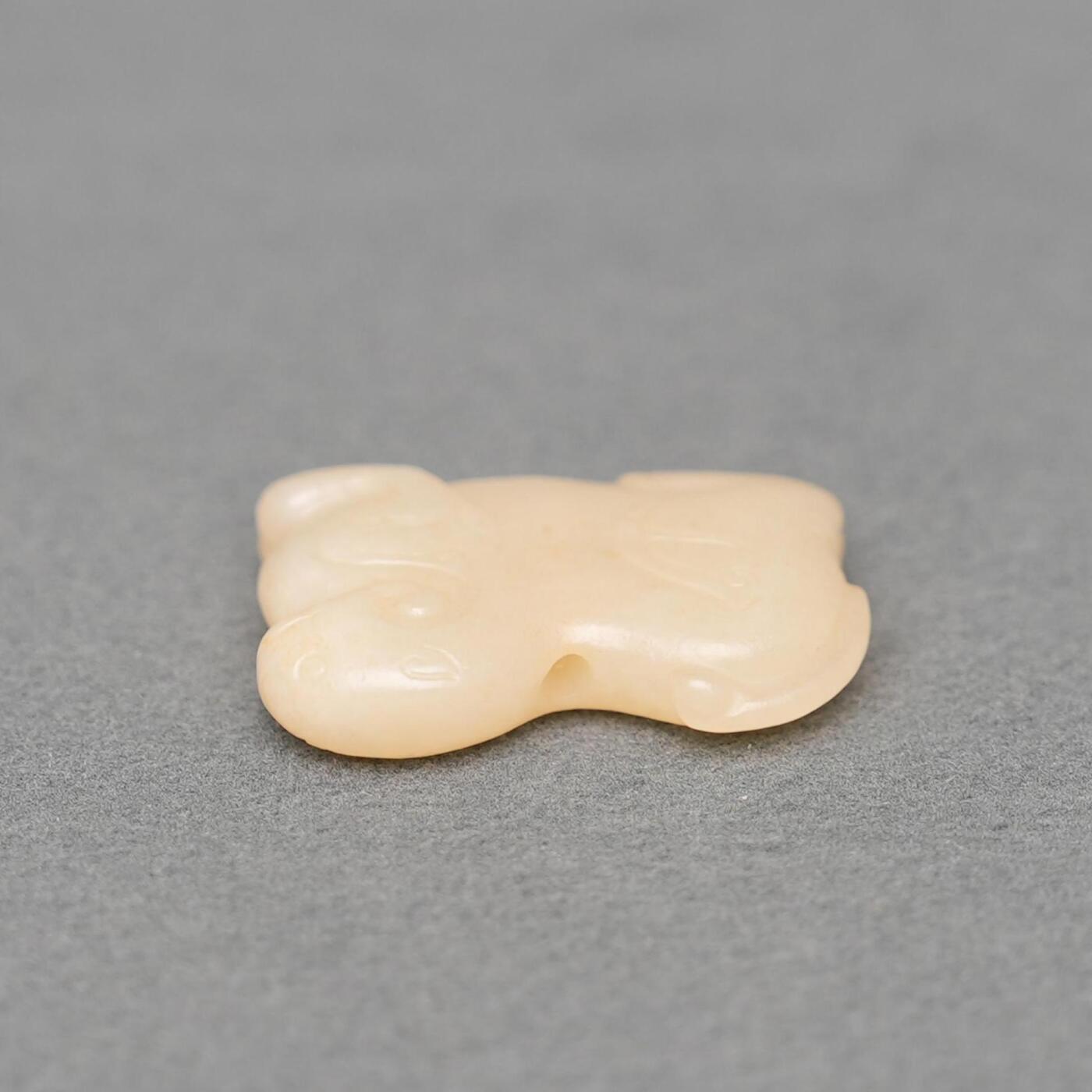  碧月说宝.韫玉流光-南京文物公司明清玉器专场（二） 通天孔瑞兽佩