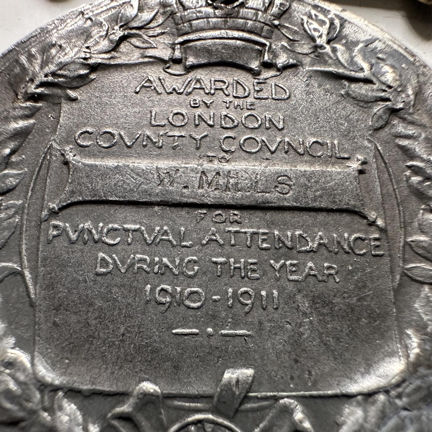 🌹外币初藏🌹🐯2026年第43场   每周二四六晚8️⃣点  世界硬币 英国 1911年 伦敦郡议会乔治五世国王奖章（1910-1911年度出勤奖章）39.2毫米