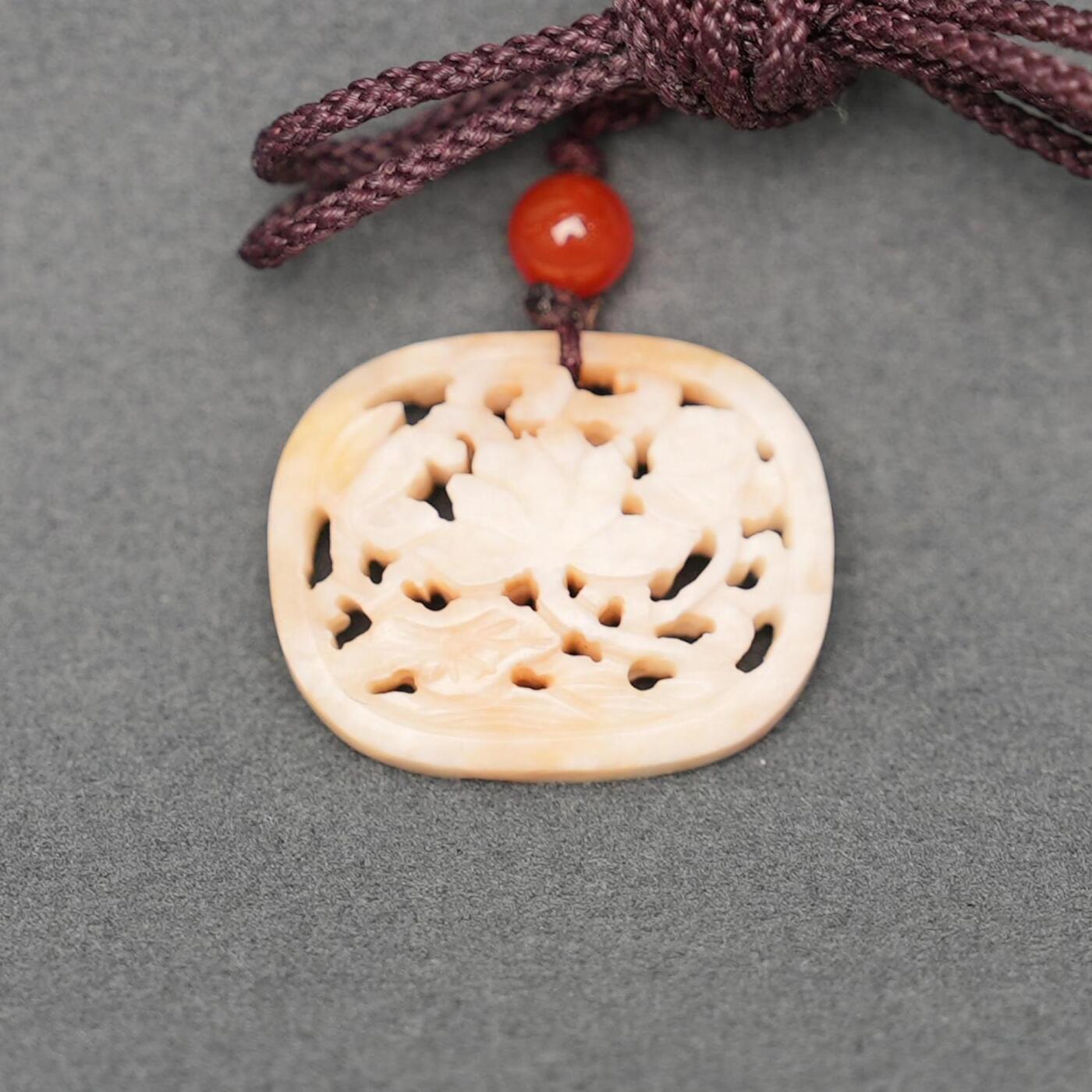 碧月说宝.韫玉流光-南京文物公司明清玉器专场（一） 旧玉花卉纹佩