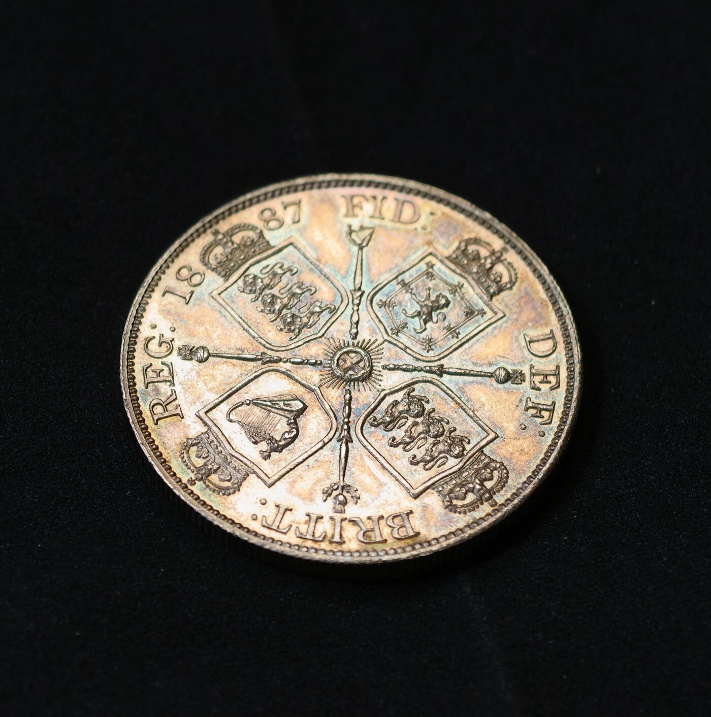 甄臻铺-世界币章拍卖（第60期），甄品场拍品征集中，送拍享返佣金等优惠多多