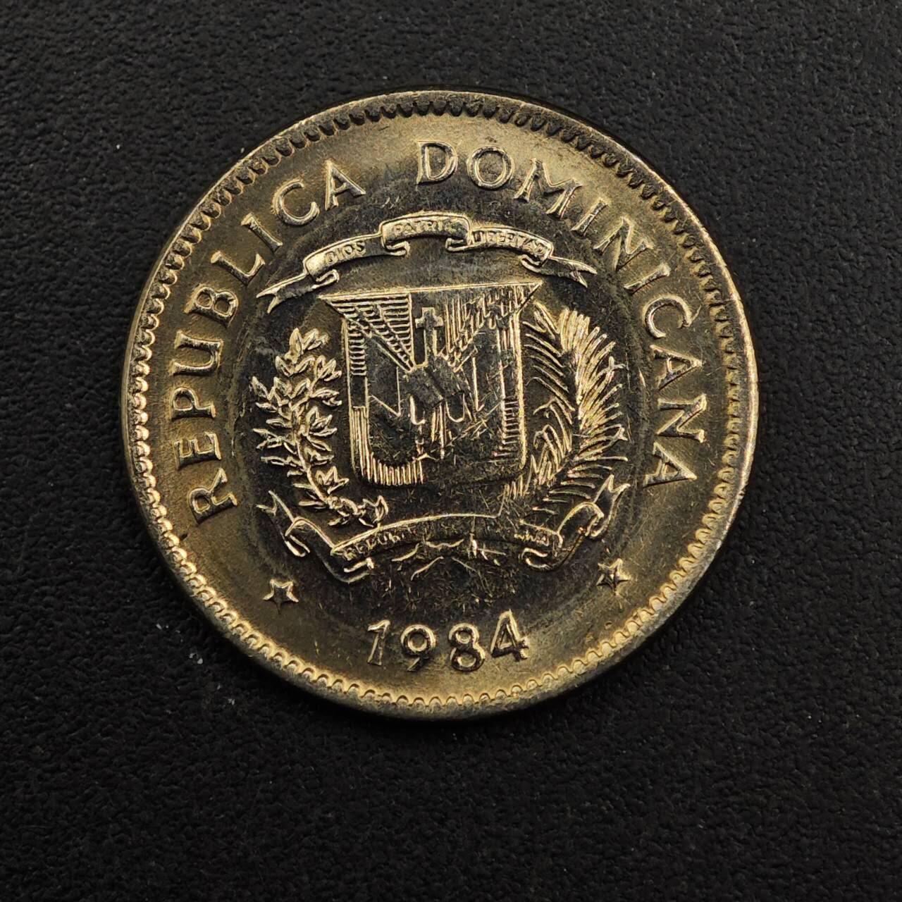 【淘币小摊】实时拍第八百九十二拍   散币场    每周一统一发货 多米尼加1984年10分镍币