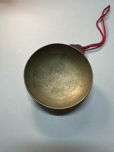 清-民国-建国｜老铜器专场.伍 晚清民国老黄铜手工錾刻人物纹碗