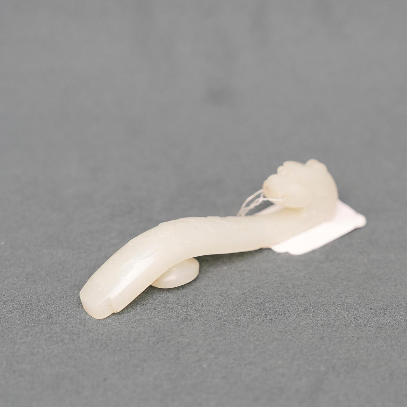 碧月说宝.韫玉流光-南京文物公司明清玉器专场（一） 玉刻花纹龙勾