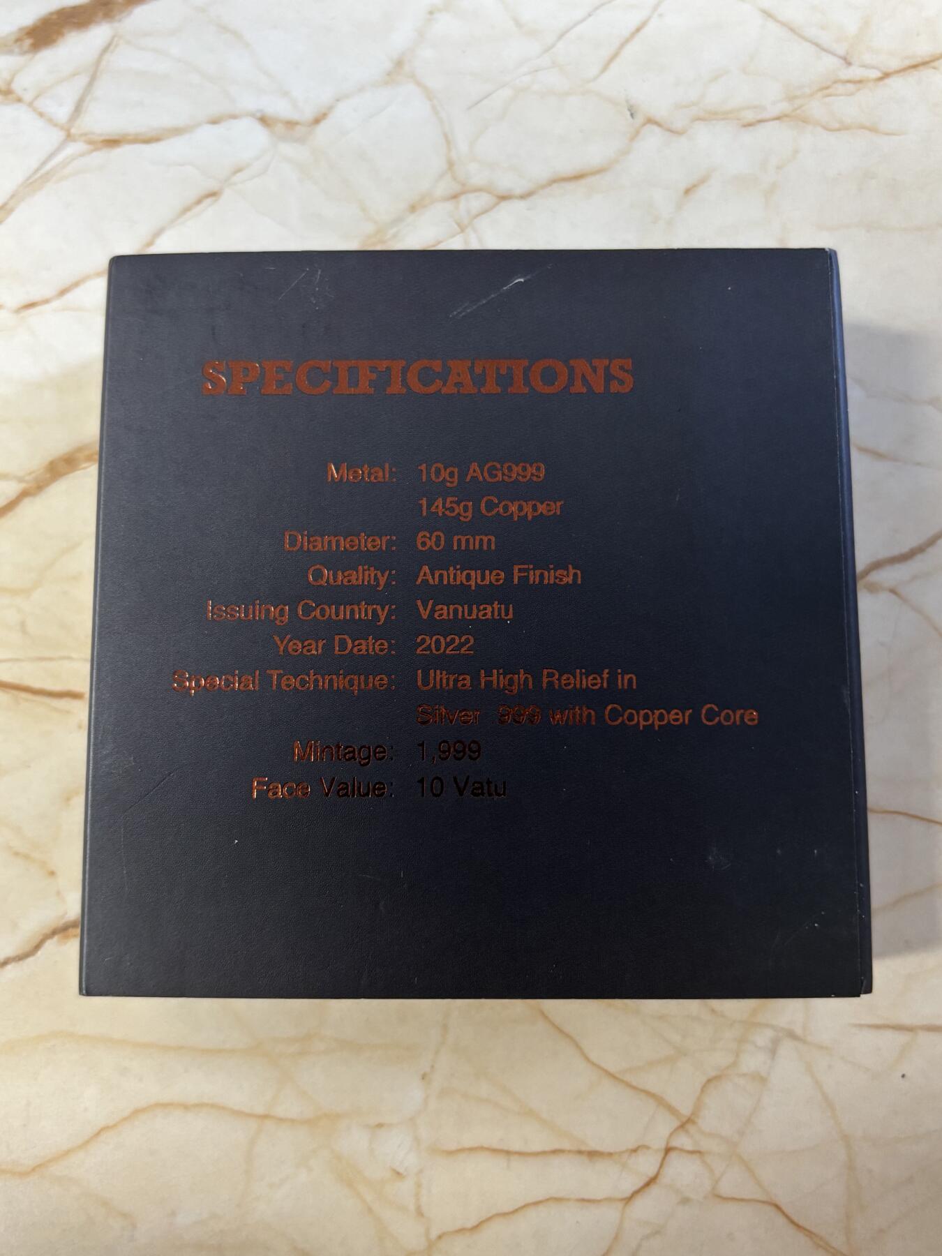 第197期拍卖 瓦努阿图2022年恐龙时代2三角龙银铜双金属纪念币，999银+铜，10+145克，发行：1999枚