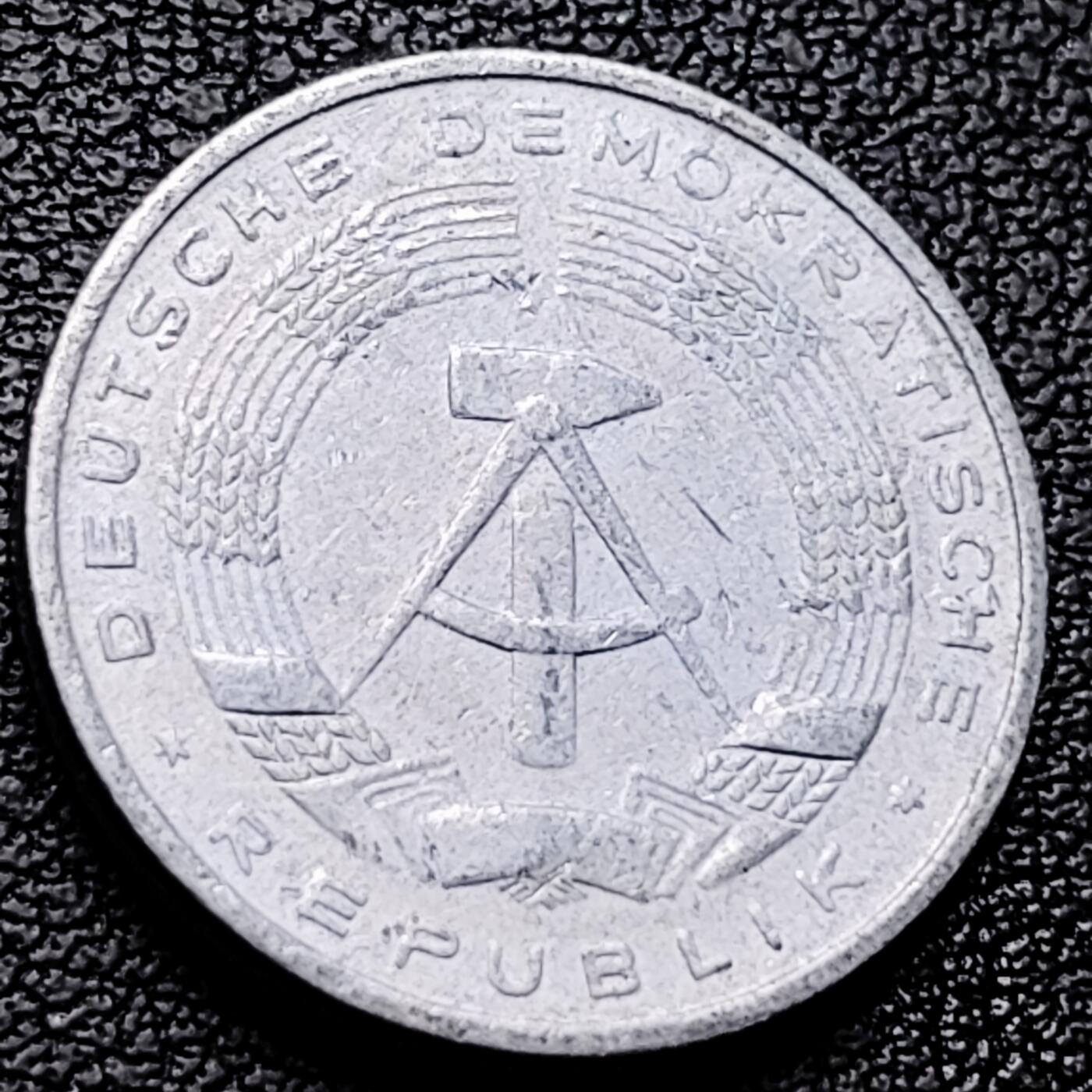 泉币菌-第227场-拍品多 请提前出价 21mm 民主德国 1965年 10芬尼 铝币 