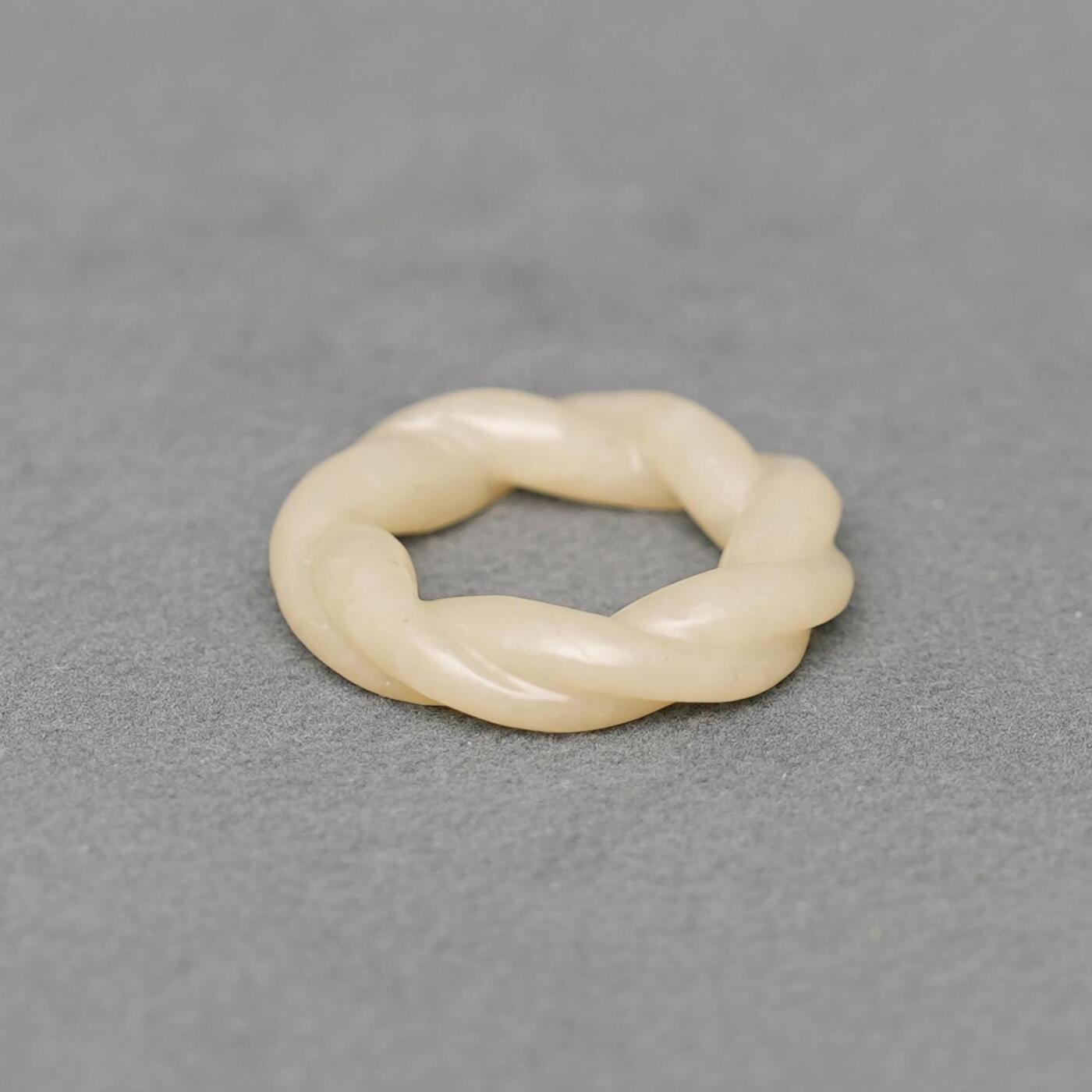  碧月说宝.韫玉流光-南京文物公司明清玉器专场（二） 玉绞丝环