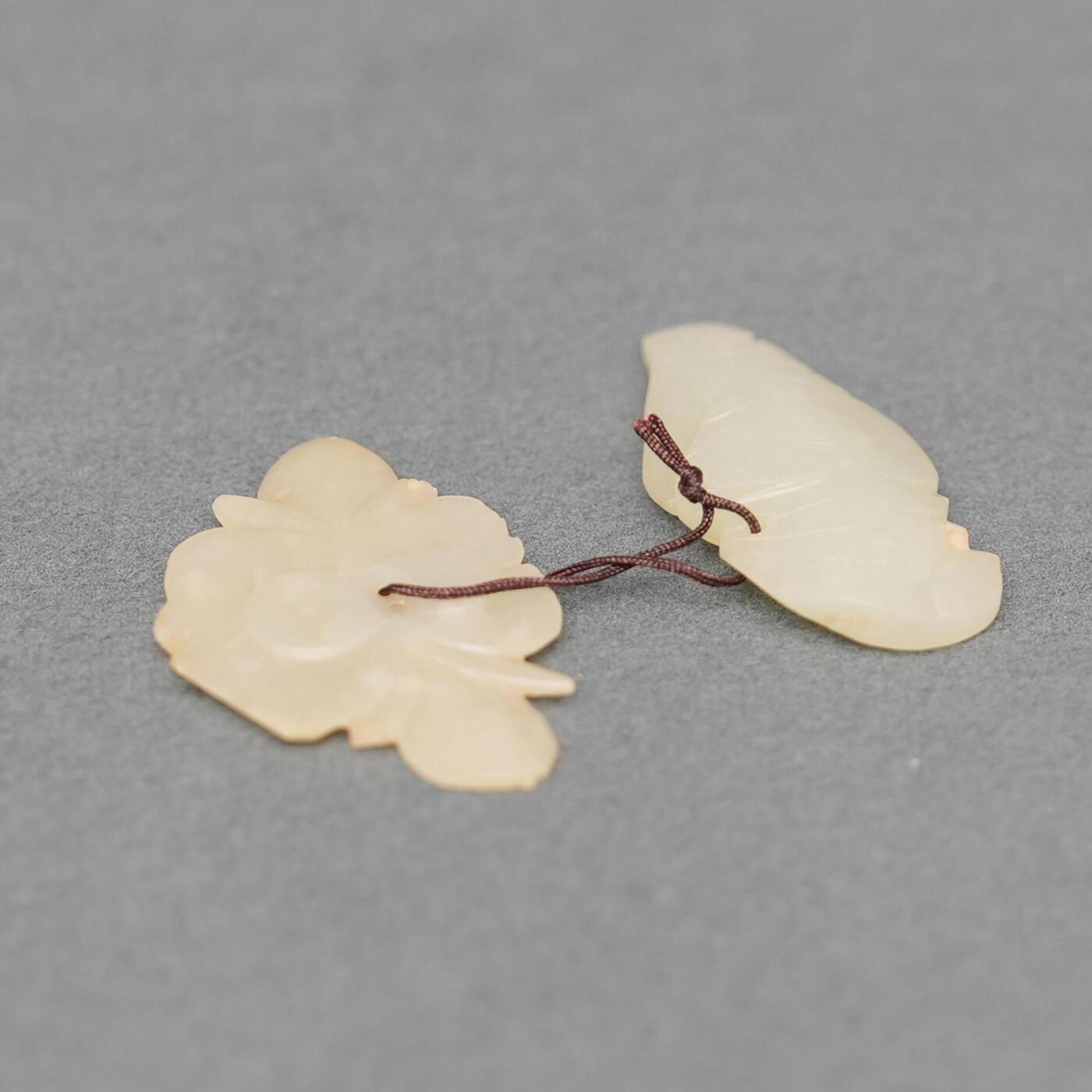  碧月说宝.韫玉流光-南京文物公司明清玉器专场（二） 玉花片 玉蝙蝠两组一件