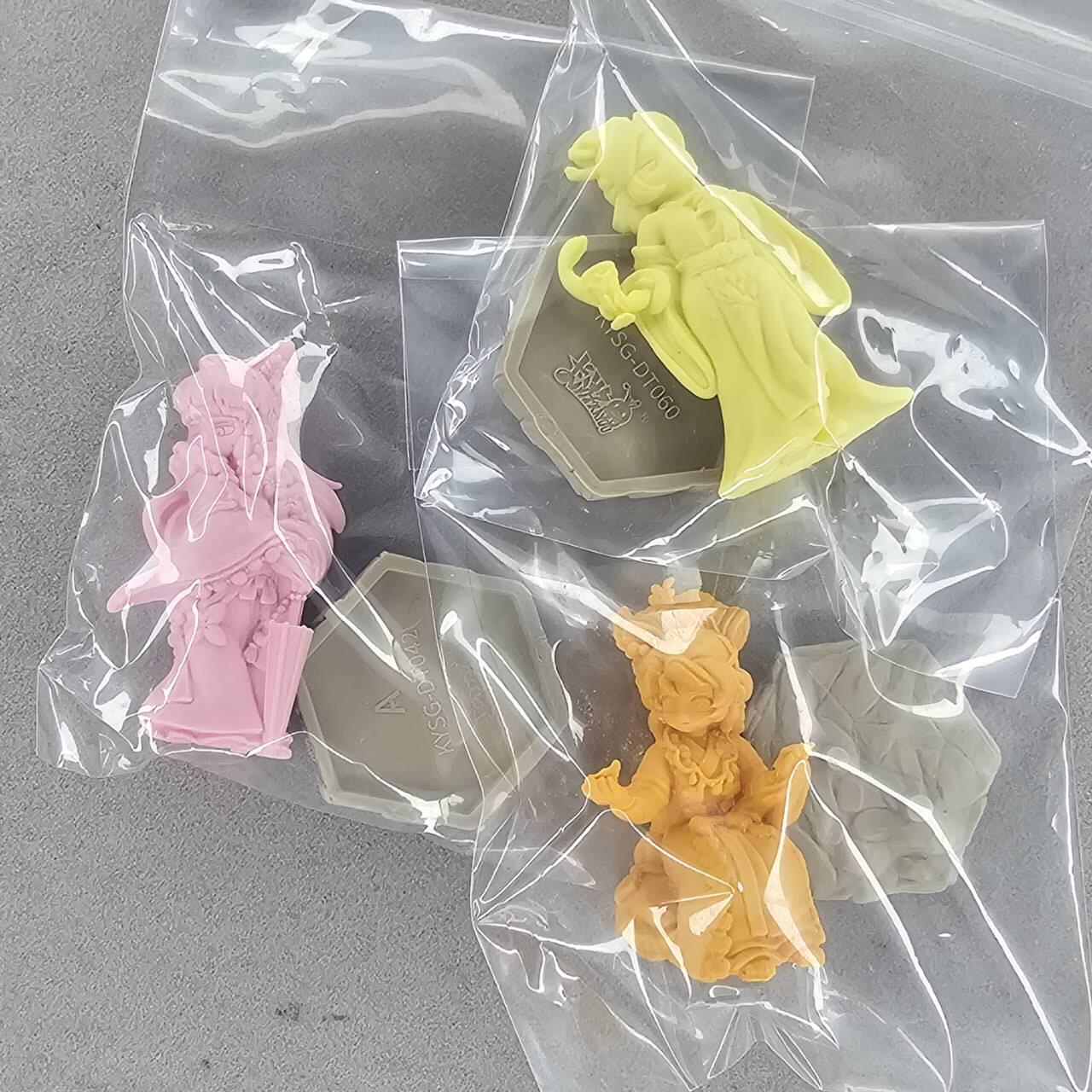 龙虎卡牌-八三场（满200元包邮，无佣金，每周六结拍，欢迎送拍） 卡游三国 不凡橡皮人3款 11