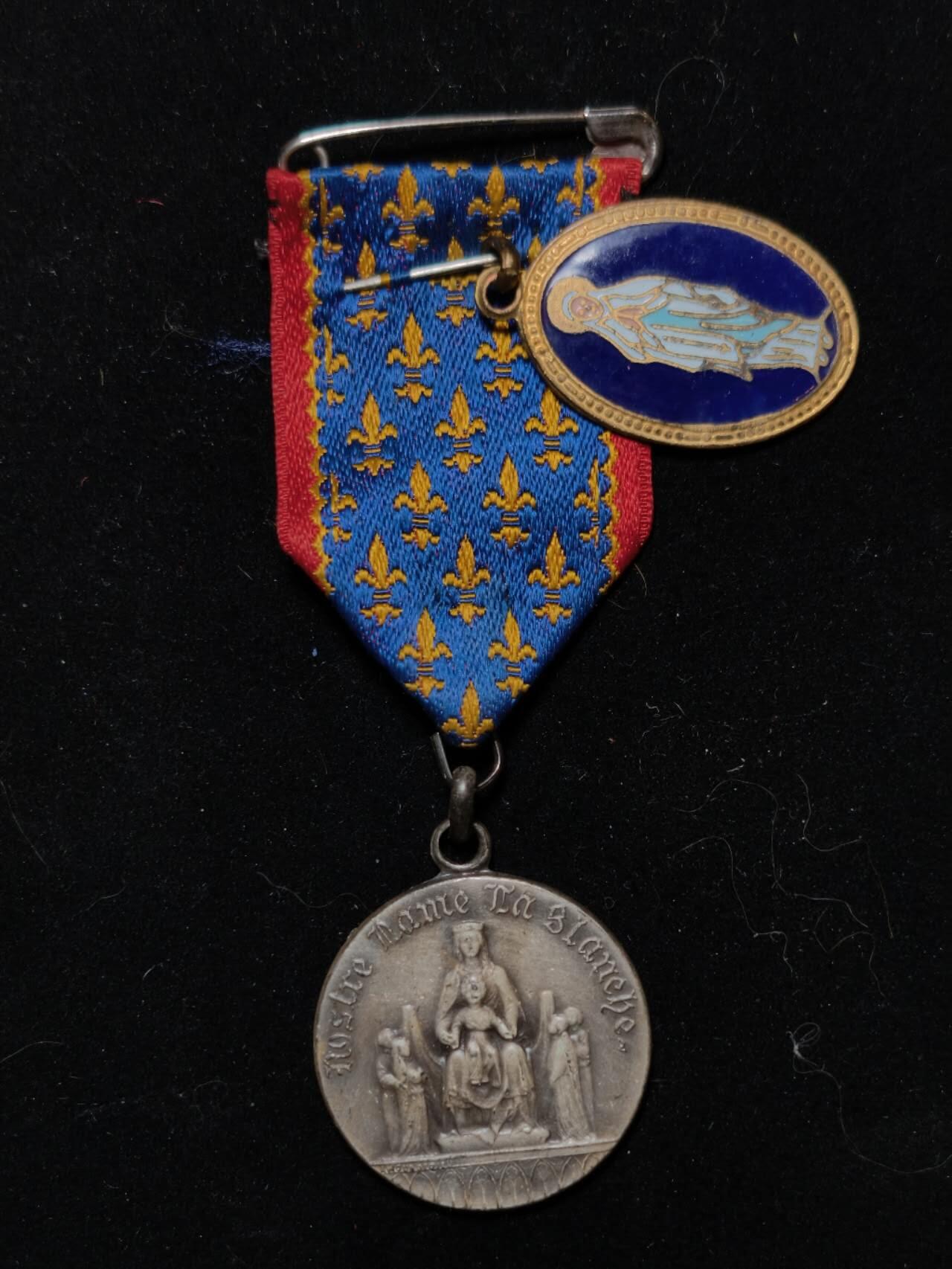 凯旋世界勋赏（第23期）（欢迎送拍）（对拍品有疑问请询问客服，不接受到手刀，出价默认拍品品相。请认真阅读拍卖规则！出价默认已认可！）（收到货请录制开箱视频，无视频概不处理问题。） 。