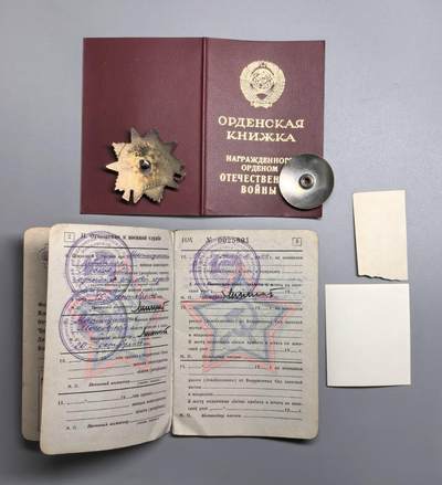 小驴勋章奖章收藏4月18日周六晚六点拍卖（珍爱和平，收藏战争，铭记历史，勿忘国耻，忠党爱国。有偿代拍，送拍规则在简介最后，参拍须阅读规则后再参拍，关系到运费包装发货时效真假辨别等关键信息，拍卖时不再发原图，看大图店主微信码在拍卖店铺介绍里或者找我要） 苏联85版一级卫国勋章带证，银质珐琅