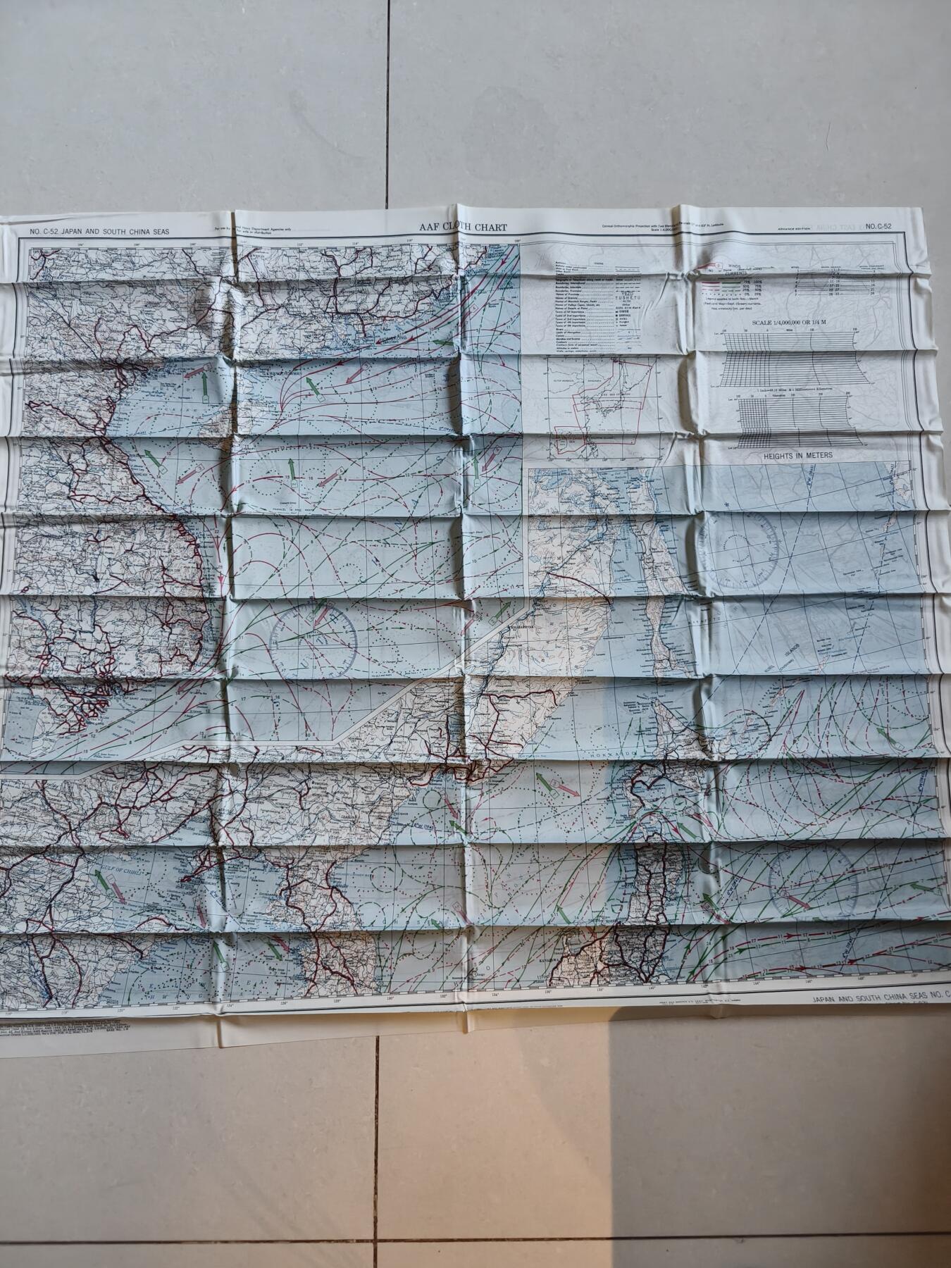 老王徽章第192期 美国二战陆军航空兵逃生图 正面为日本与中国南海 背面为中国东海 大型尺寸约1.2米×1.2米