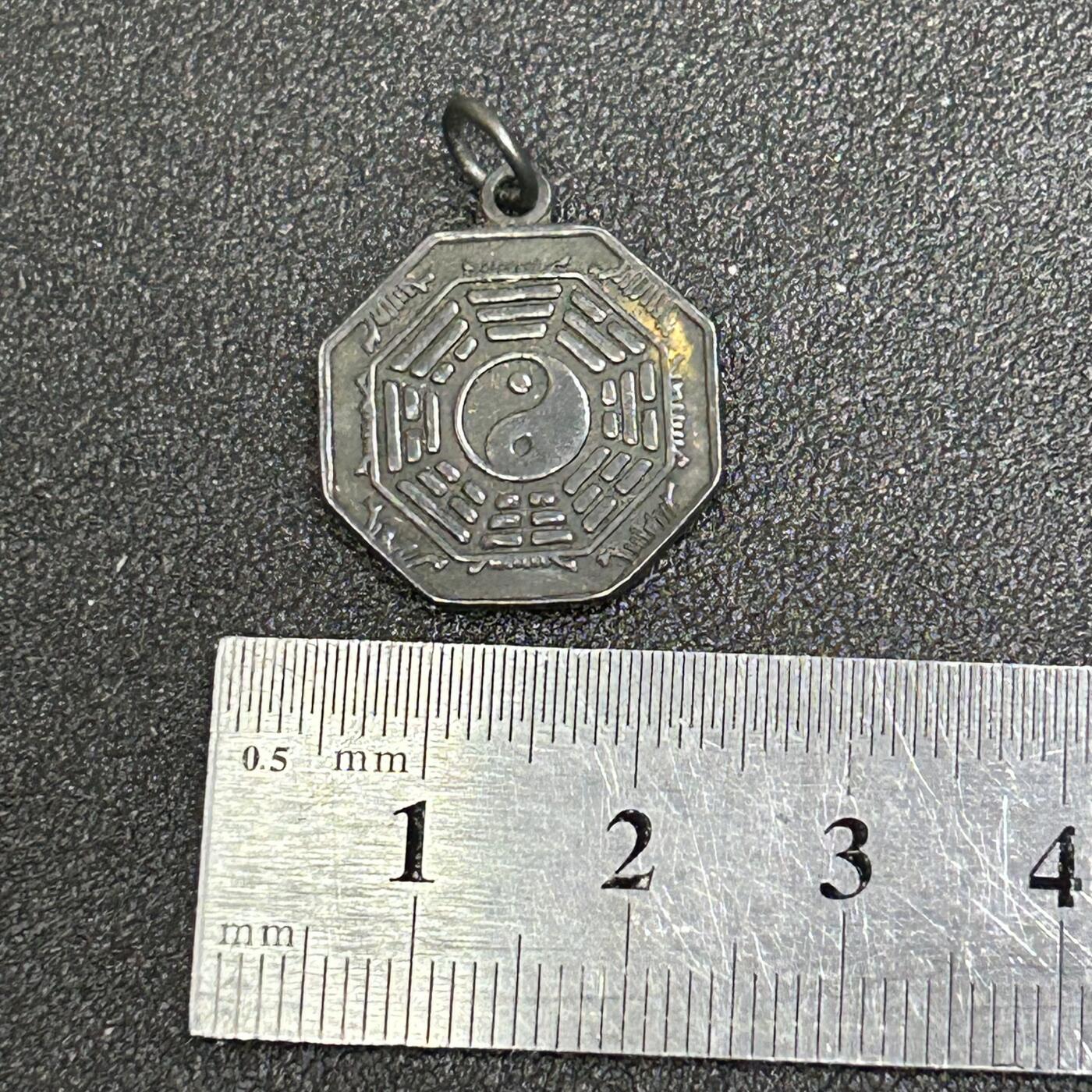 西秦中古拍卖第八十四期  海外回流 纯银纪念章 重2.7克