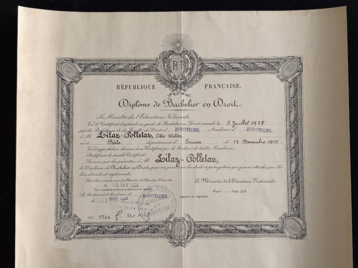 凯旋世界勋赏（第23期）（欢迎送拍）（对拍品有疑问请询问客服，不接受到手刀，出价默认拍品品相。请认真阅读拍卖规则！出价默认已认可！）（收到货请录制开箱视频，无视频概不处理问题。） 法兰西共和国  法学学士文凭