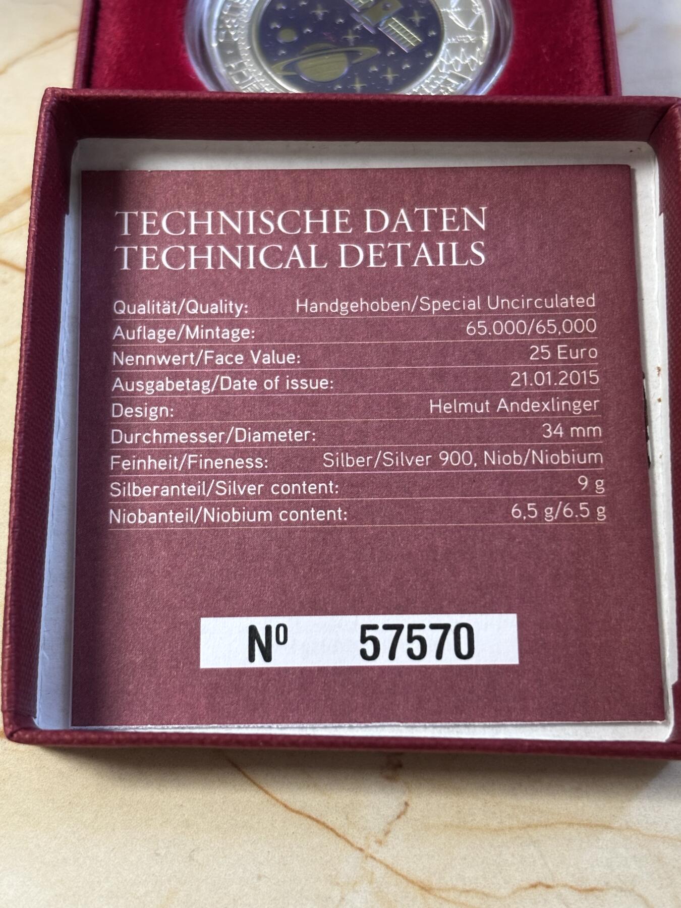第197期拍卖 奥地利2015年宇宙论银铌双金属镶嵌纪念币，900银/998铌，10克和7.15克，发行：65000枚