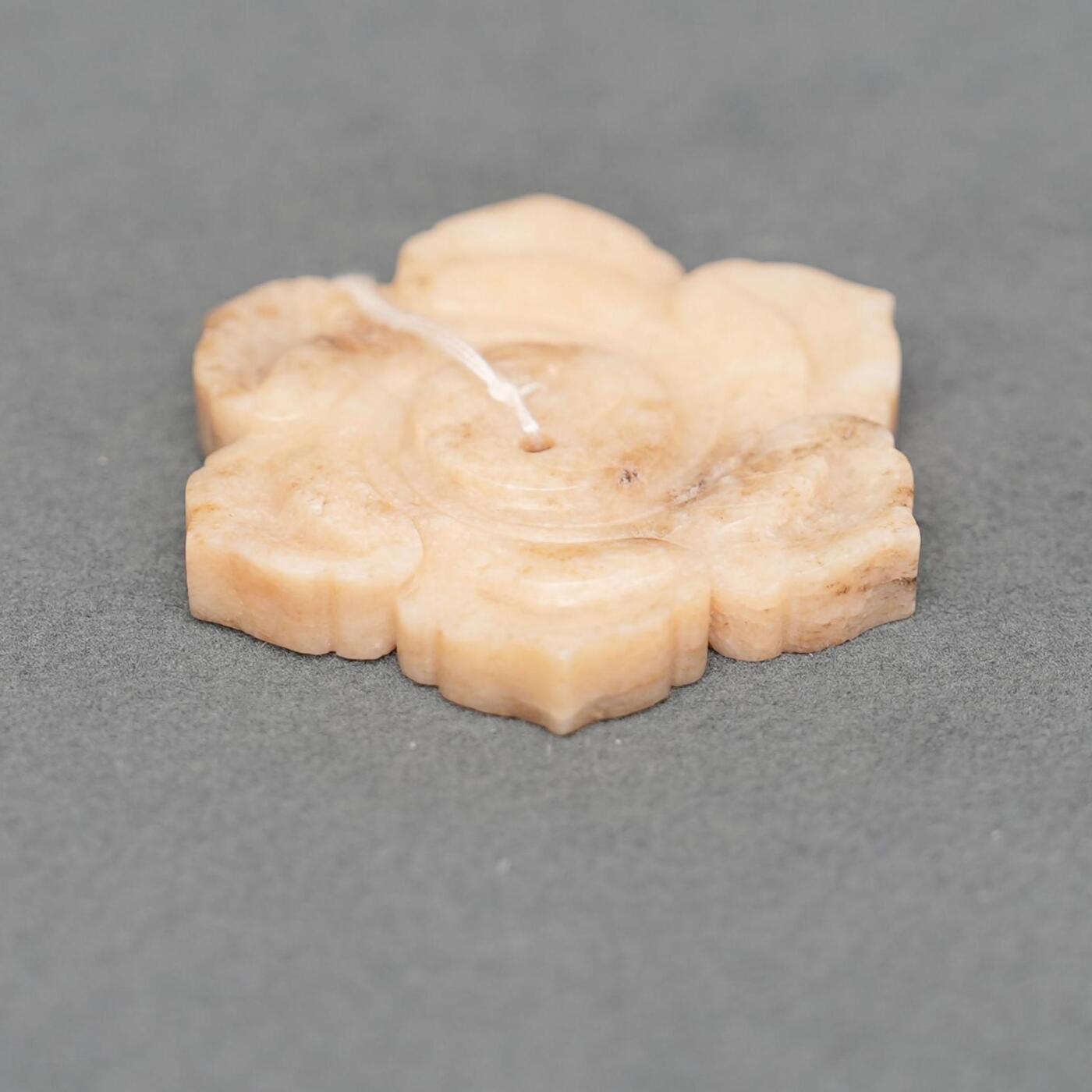  碧月说宝.韫玉流光-南京文物公司明清玉器专场（二） 旧玉寿字花形佩