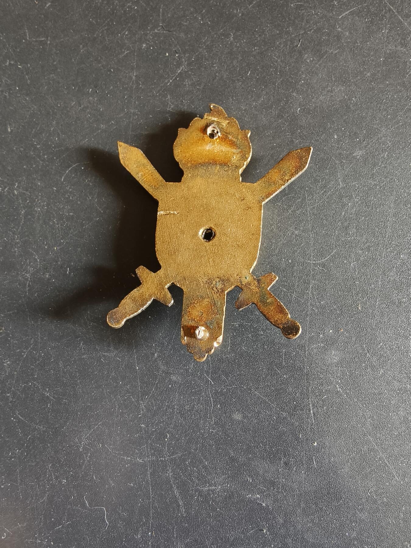 老王徽章第192期 南斯拉夫3级军事功绩勋章中间芯片