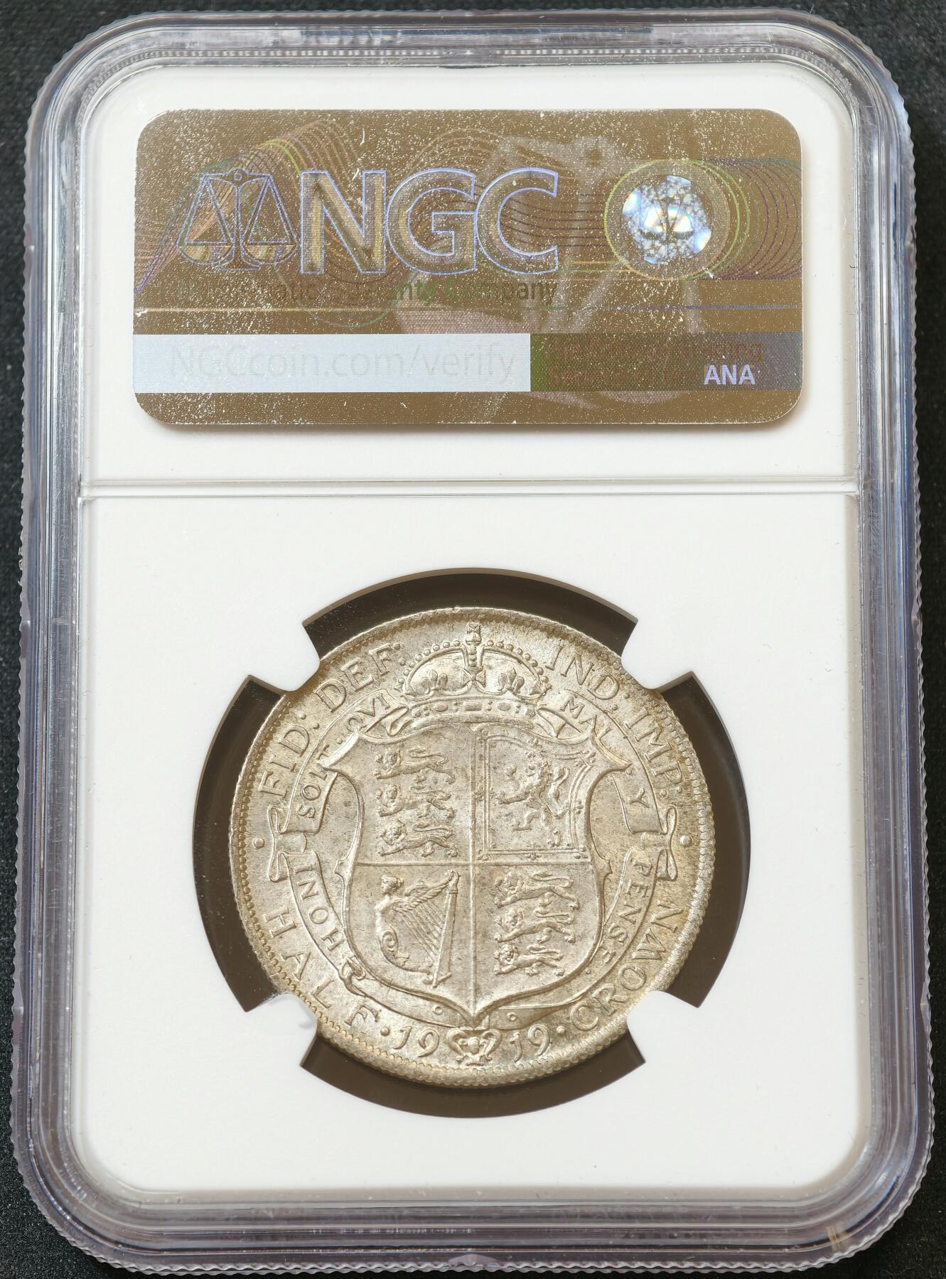 甄臻铺-世界币章拍卖（第60期），甄品场拍品征集中，送拍享返佣金等优惠多多