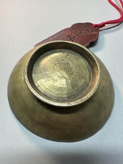 清-民国-建国｜老铜器专场.伍 晚清民国老黄铜手工錾刻人物纹碗