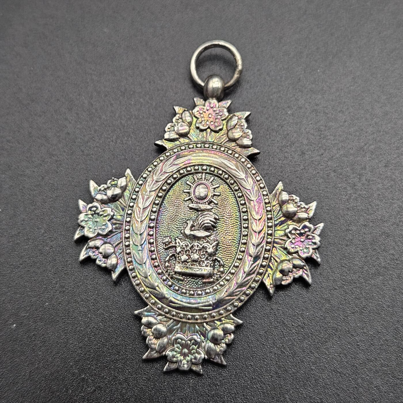 0元起拍勋章 第347期 咸鱼国勋章拍卖专场 4月19日（周日）下午6：00开始 低精度影剧版宝冠章 非银制