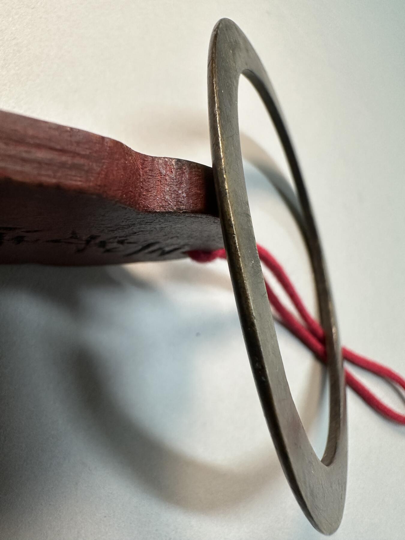 清代-民国 精品铜器专场 清代晚期老黄铜圆形刻花老镇纸