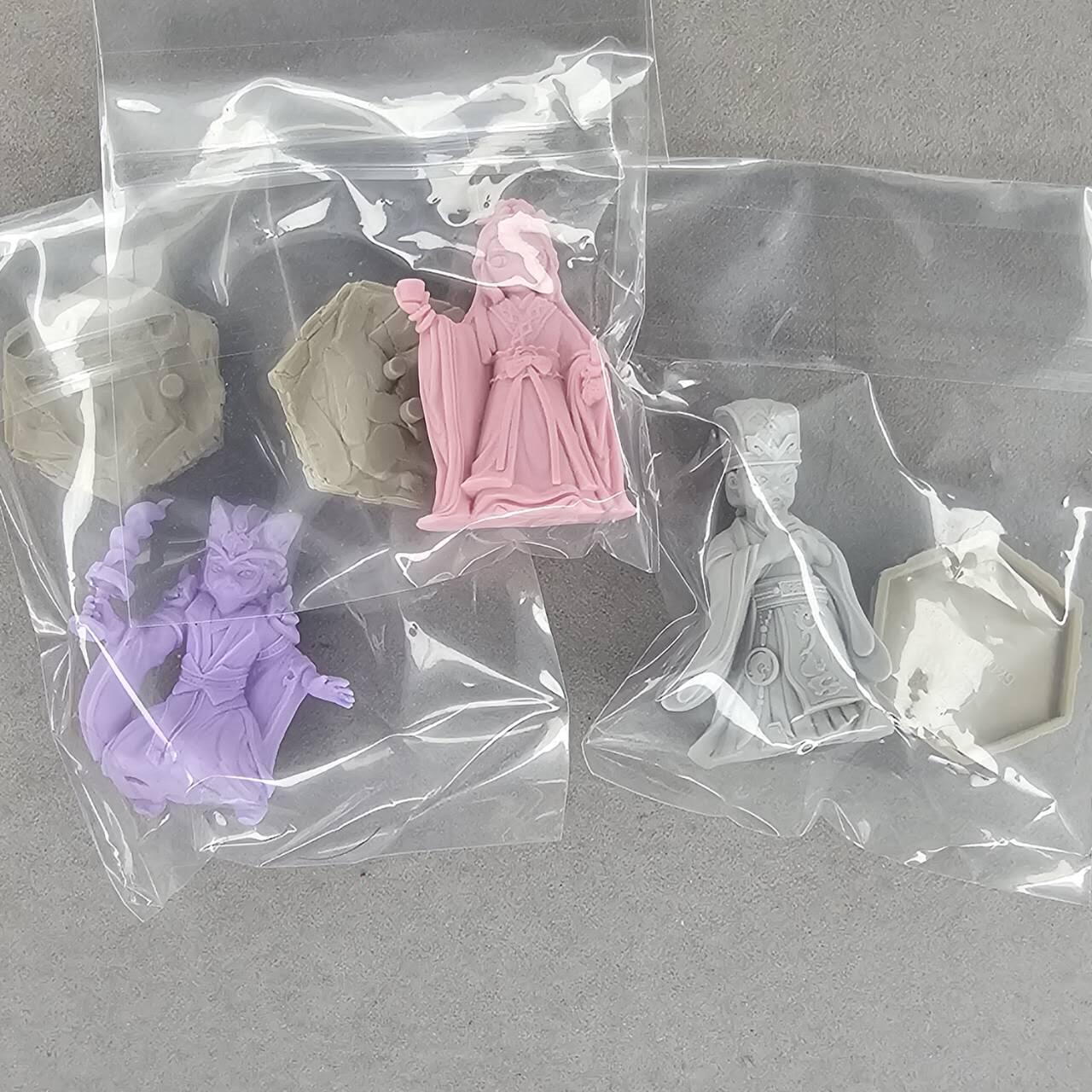 龙虎卡牌-八三场（满200元包邮，无佣金，每周六结拍，欢迎送拍） 卡游三国 不凡橡皮人3款 8