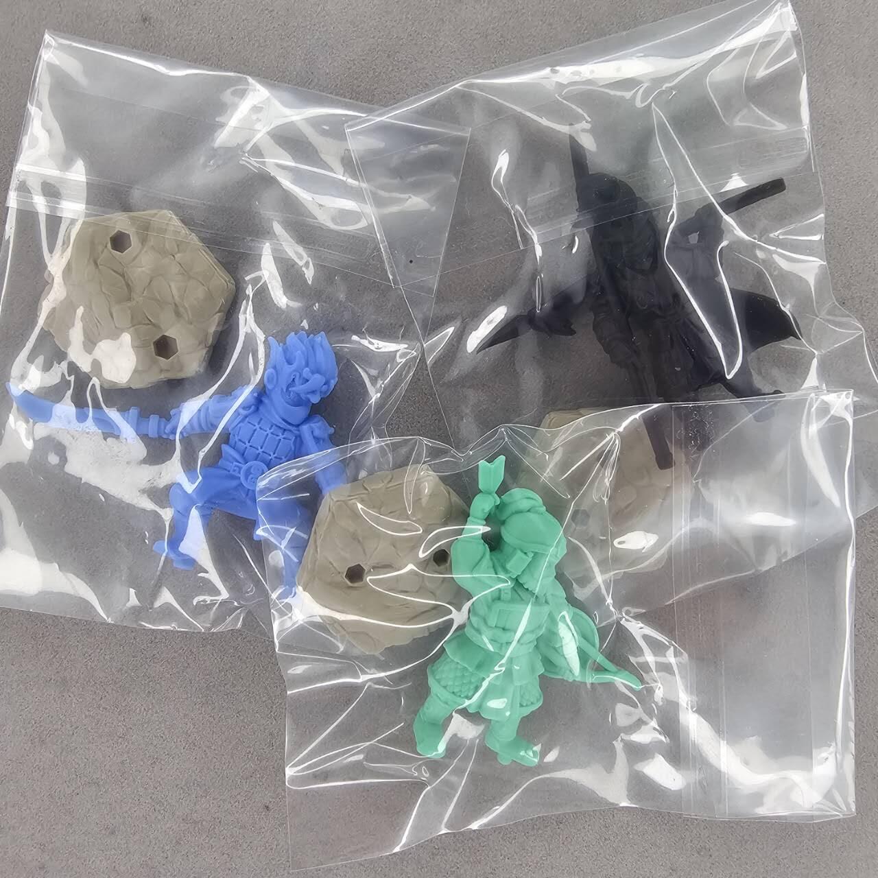 龙虎卡牌-八三场（满200元包邮，无佣金，每周六结拍，欢迎送拍） 卡游三国 不凡橡皮人3款 4