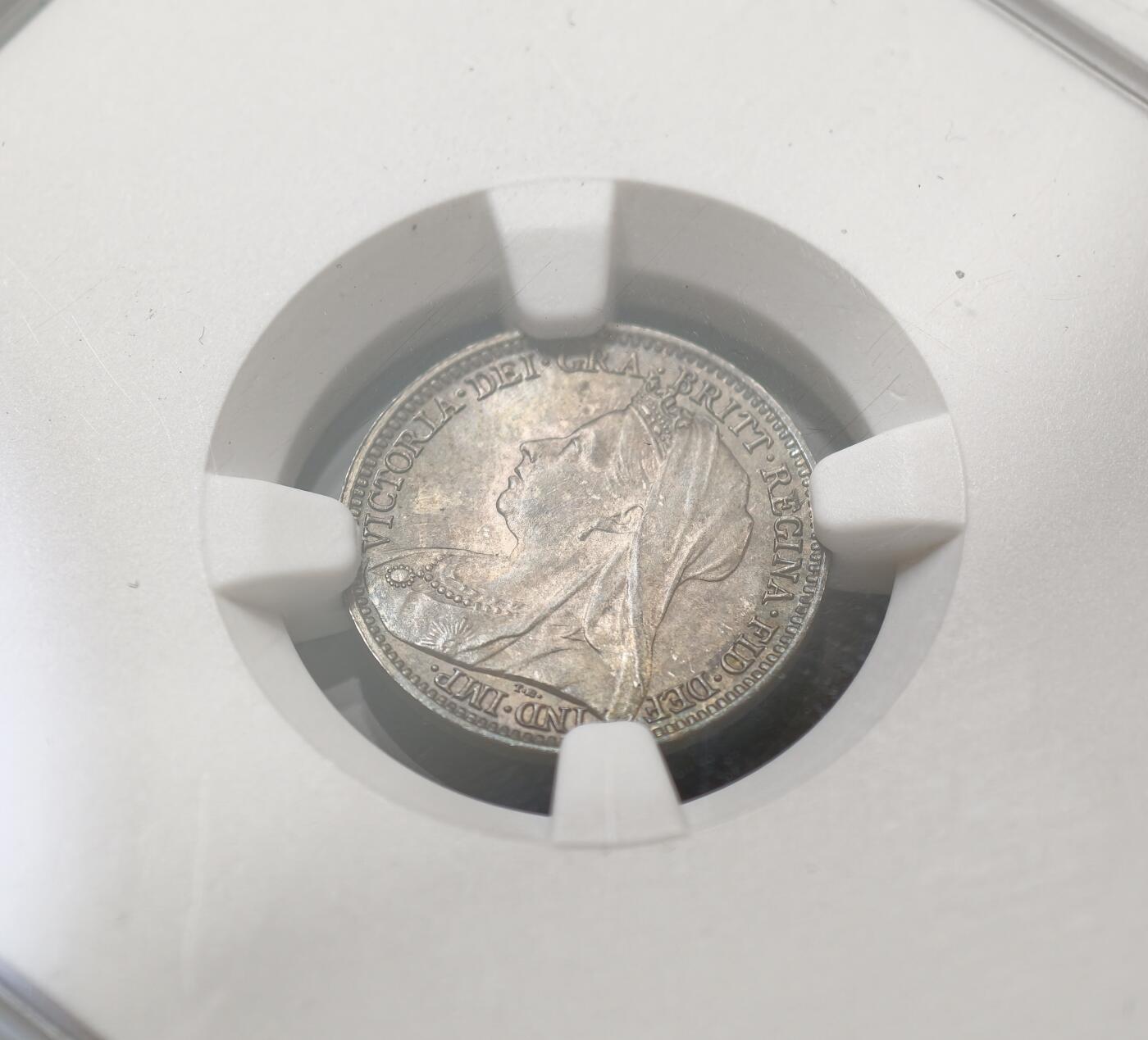 甄臻铺-世界币章拍卖（第60期），甄品场拍品征集中，送拍享返佣金等优惠多多