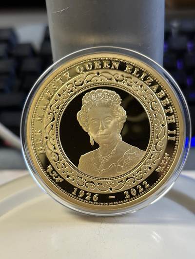 第198期拍卖 - 英国2022年伊丽莎白二世女王逝世镀金彩色纪念章