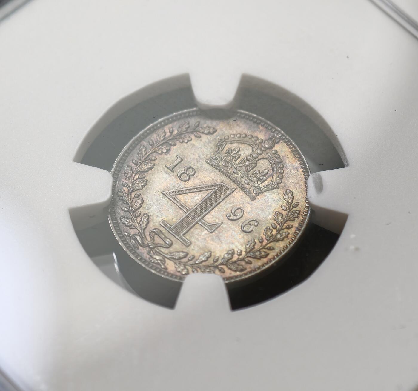 甄臻铺-世界币章拍卖（第60期），甄品场拍品征集中，送拍享返佣金等优惠多多