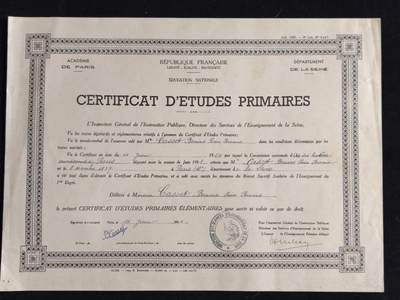 凯旋世界勋赏（第23期）（欢迎送拍）（对拍品有疑问请询问客服，不接受到手刀，出价默认拍品品相。请认真阅读拍卖规则！出价默认已认可！）（收到货请录制开箱视频，无视频概不处理问题。） - 证书授予对象为卡西特·贝尔纳·让·费尔南，出生于1937年，1951年（14岁）完成初等教育并获得1级体育证书。