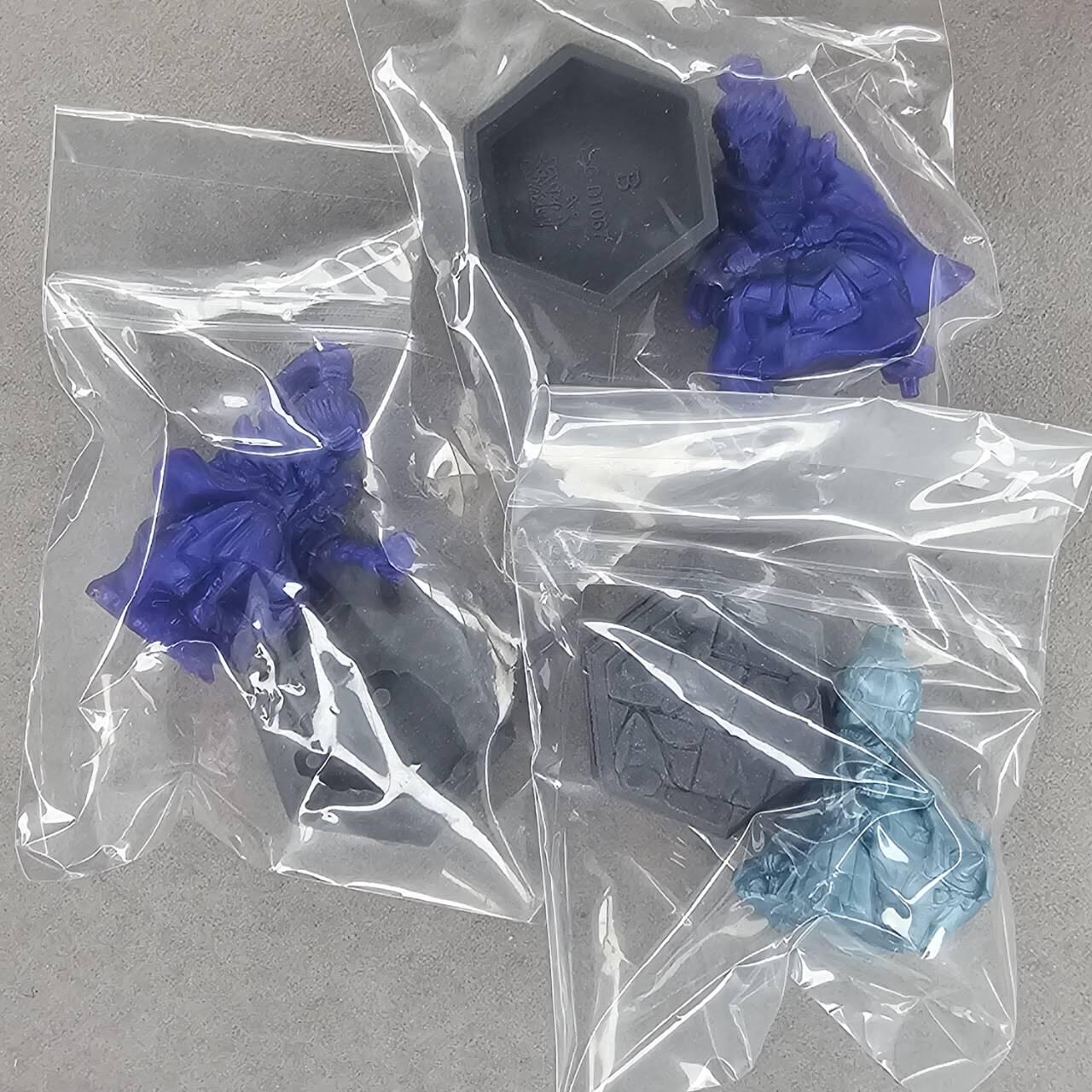 龙虎卡牌-八三场（满200元包邮，无佣金，每周六结拍，欢迎送拍） 卡游三国 极耀橡皮人3款 15