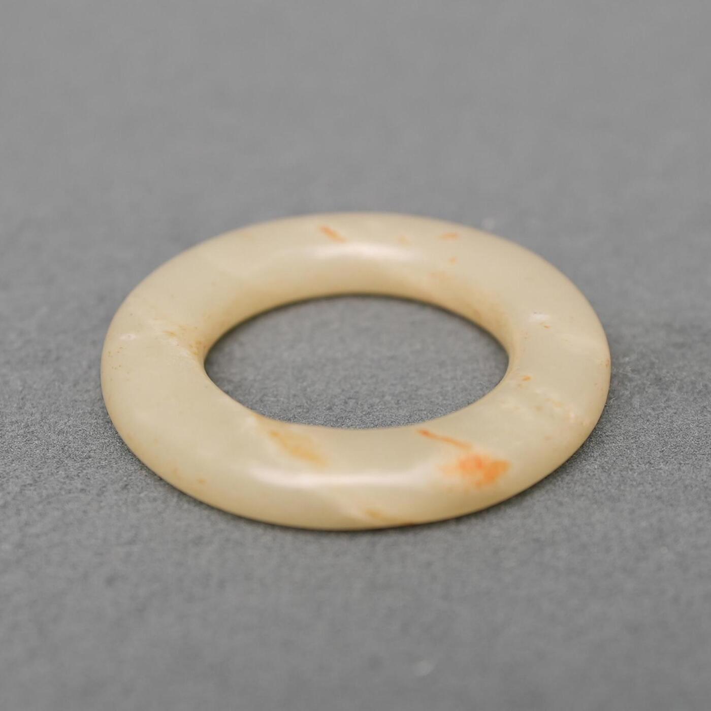  碧月说宝.韫玉流光-南京文物公司明清玉器专场（二） 沁素云环