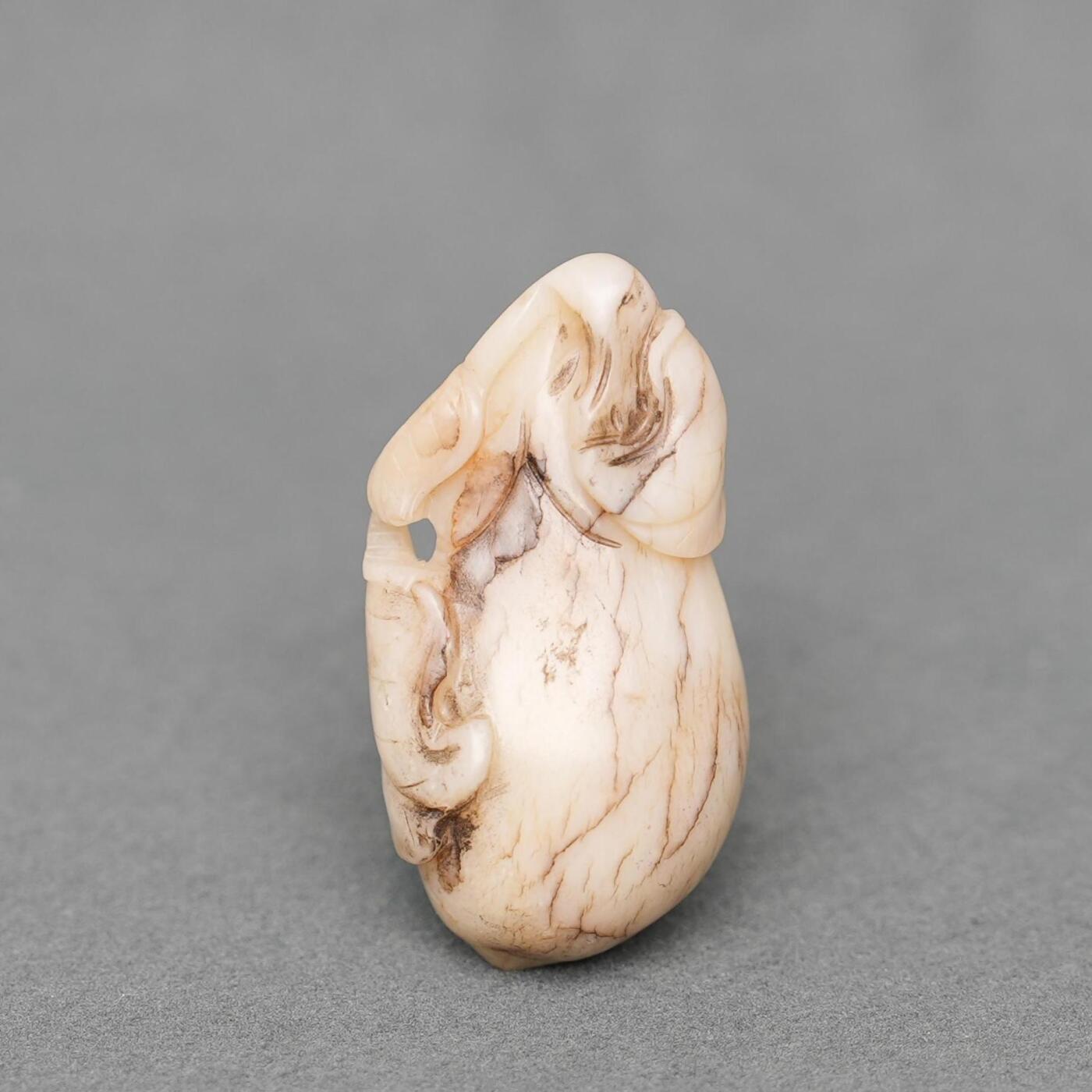 碧月说宝.韫玉流光-南京文物公司明清玉器专场（一） 黑沁瓜果圆雕